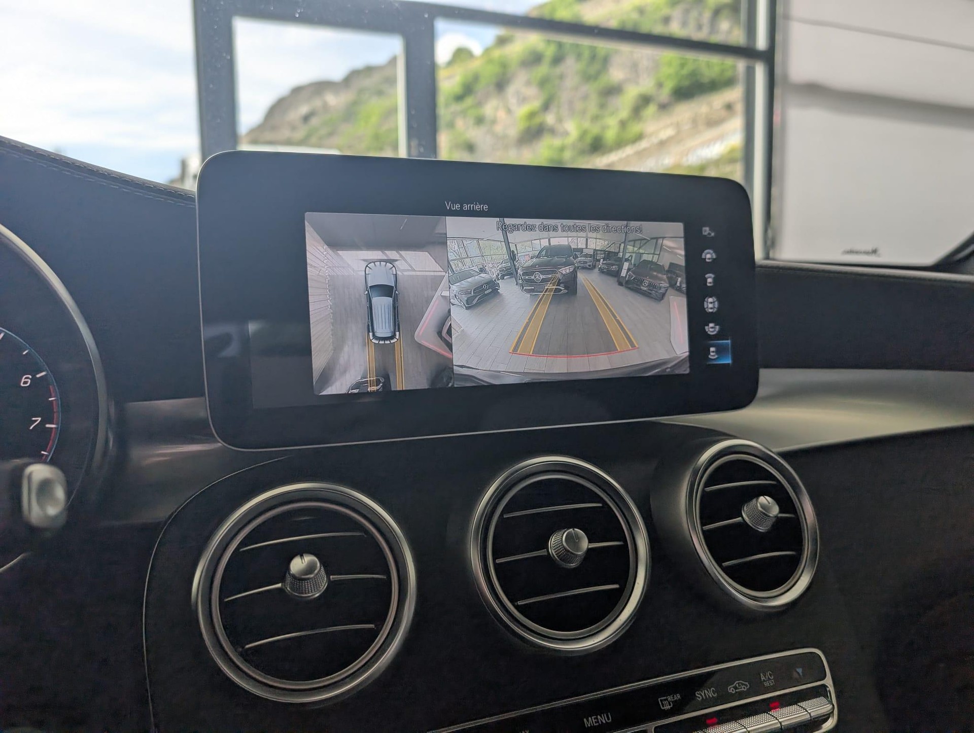 MERCEDES-BENZ GLC 200 AMG Line 4m-image-12