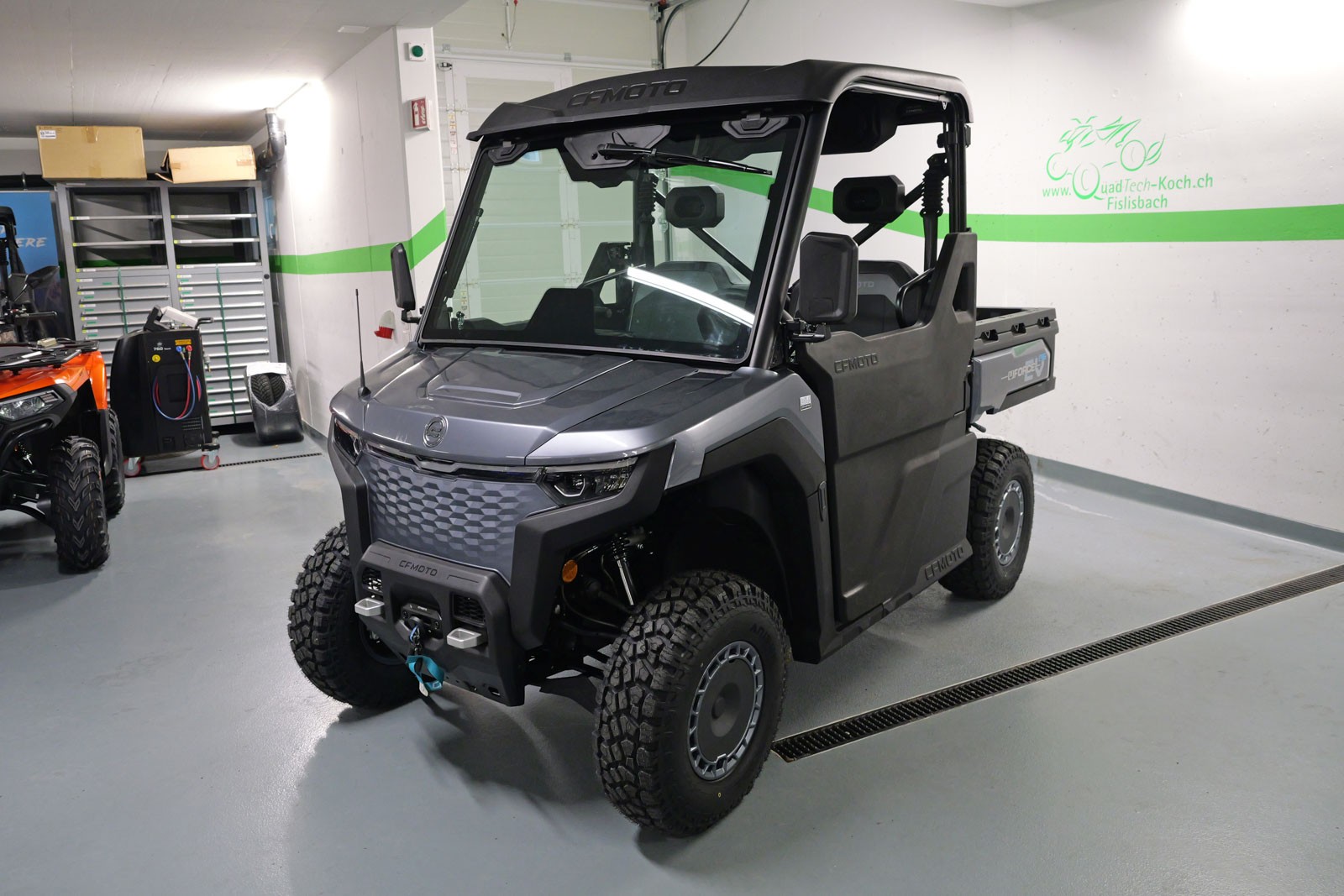 CF MOTO UFORCE U6 EV-showroom-element-2