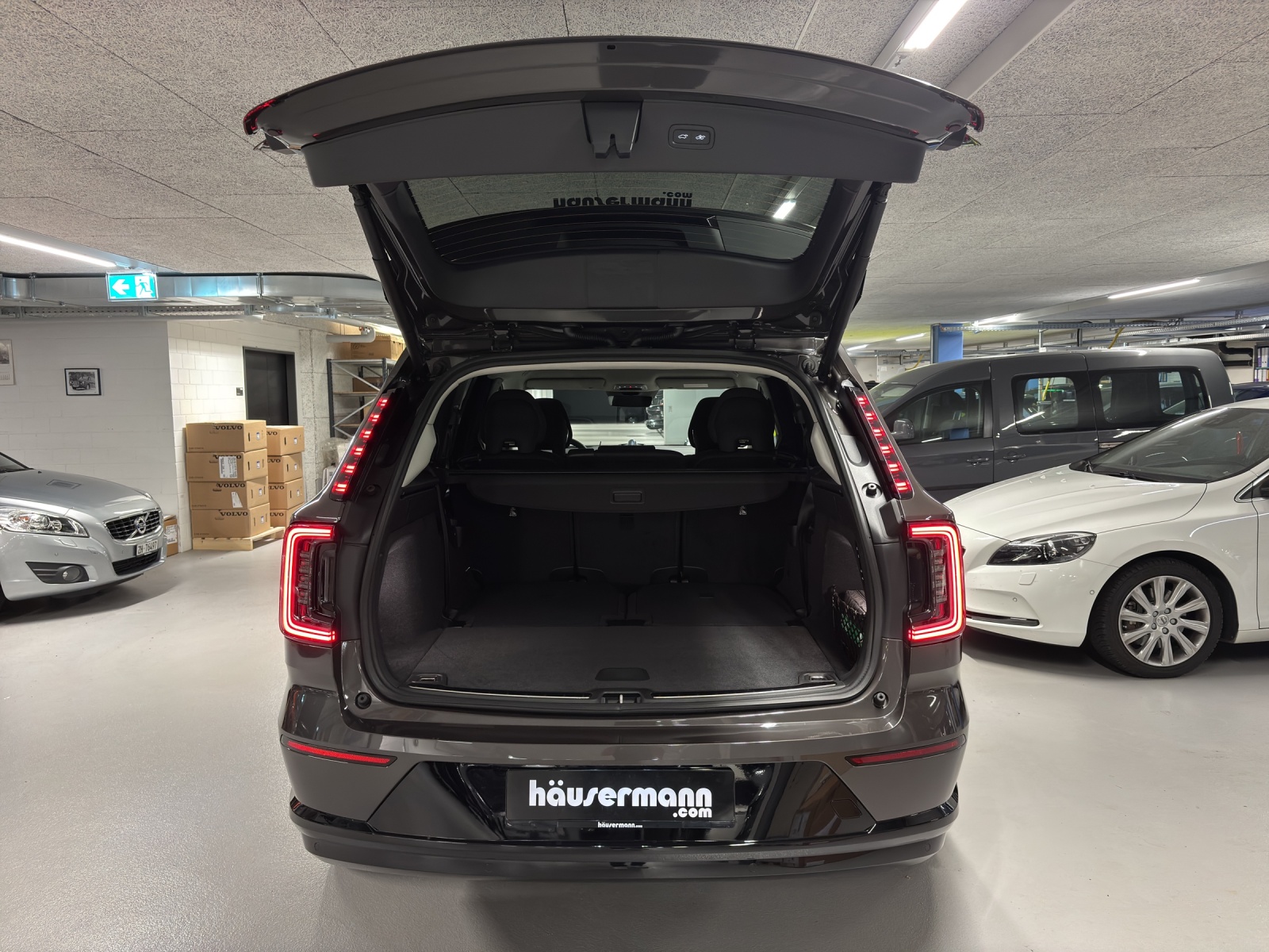 VOLVO EX90 Twin Ultra AWD-image-11