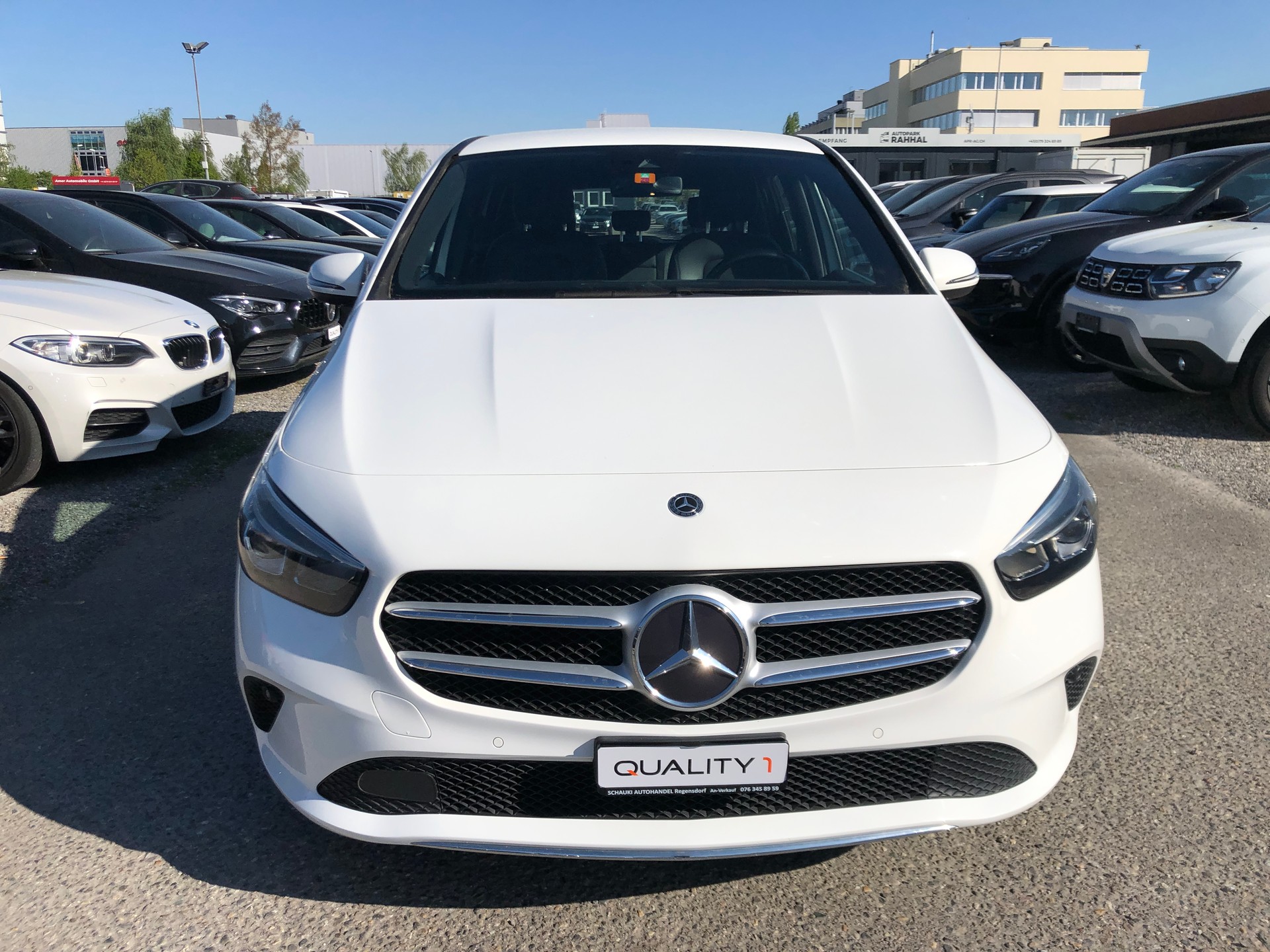 MERCEDES-BENZ B 180 7G-DCT-showroom-element-1