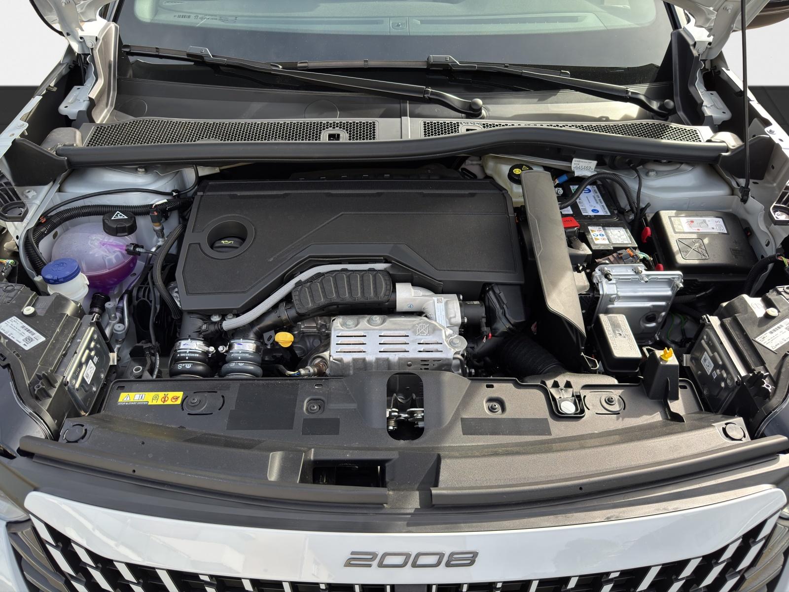 PEUGEOT 2008 1.2 GT Hybrid 145-image-16
