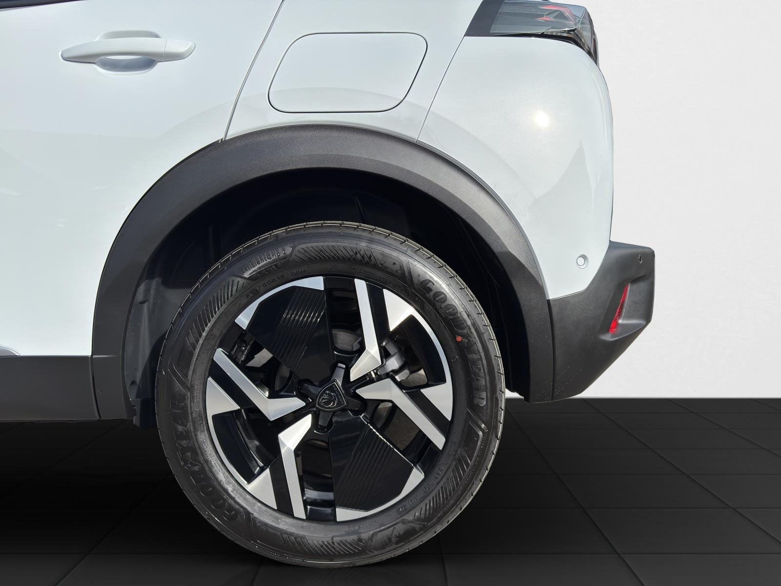 PEUGEOT 2008 1.2 GT Hybrid 145-image-20