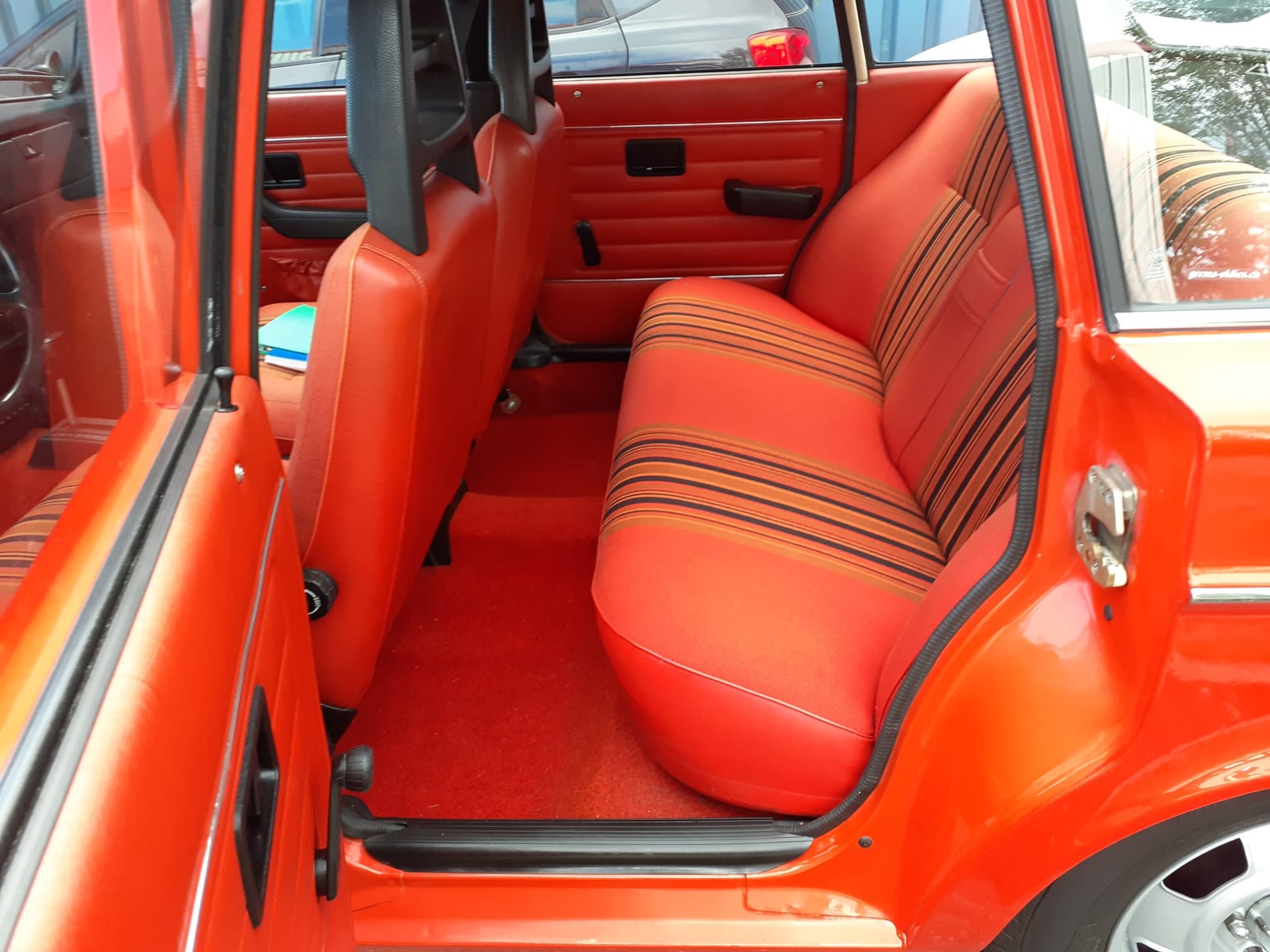 VOLVO 244 DL (Veteranenfahrzeug)-image-6