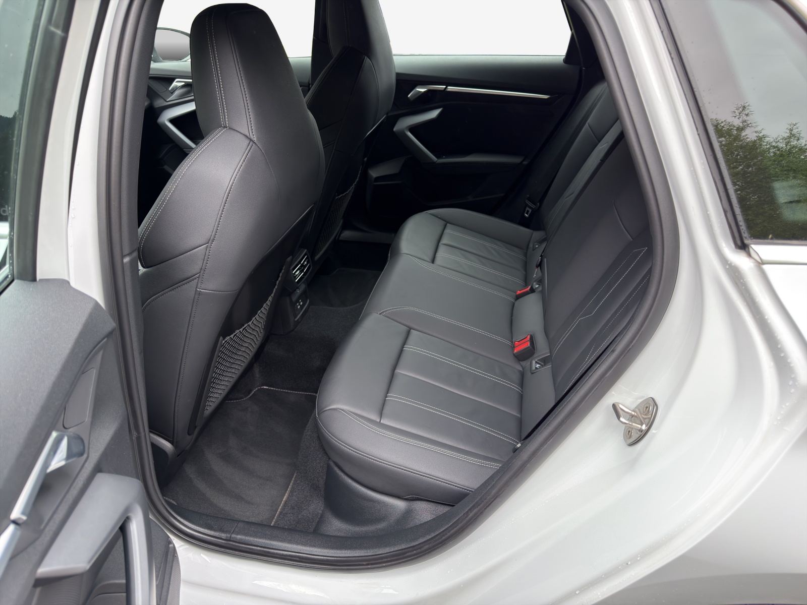 AUDI S3 Sportback TFSI quattro S-tronic-image-11
