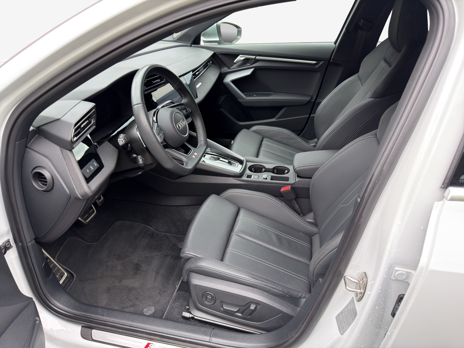 AUDI S3 Sportback TFSI quattro S-tronic-image-7