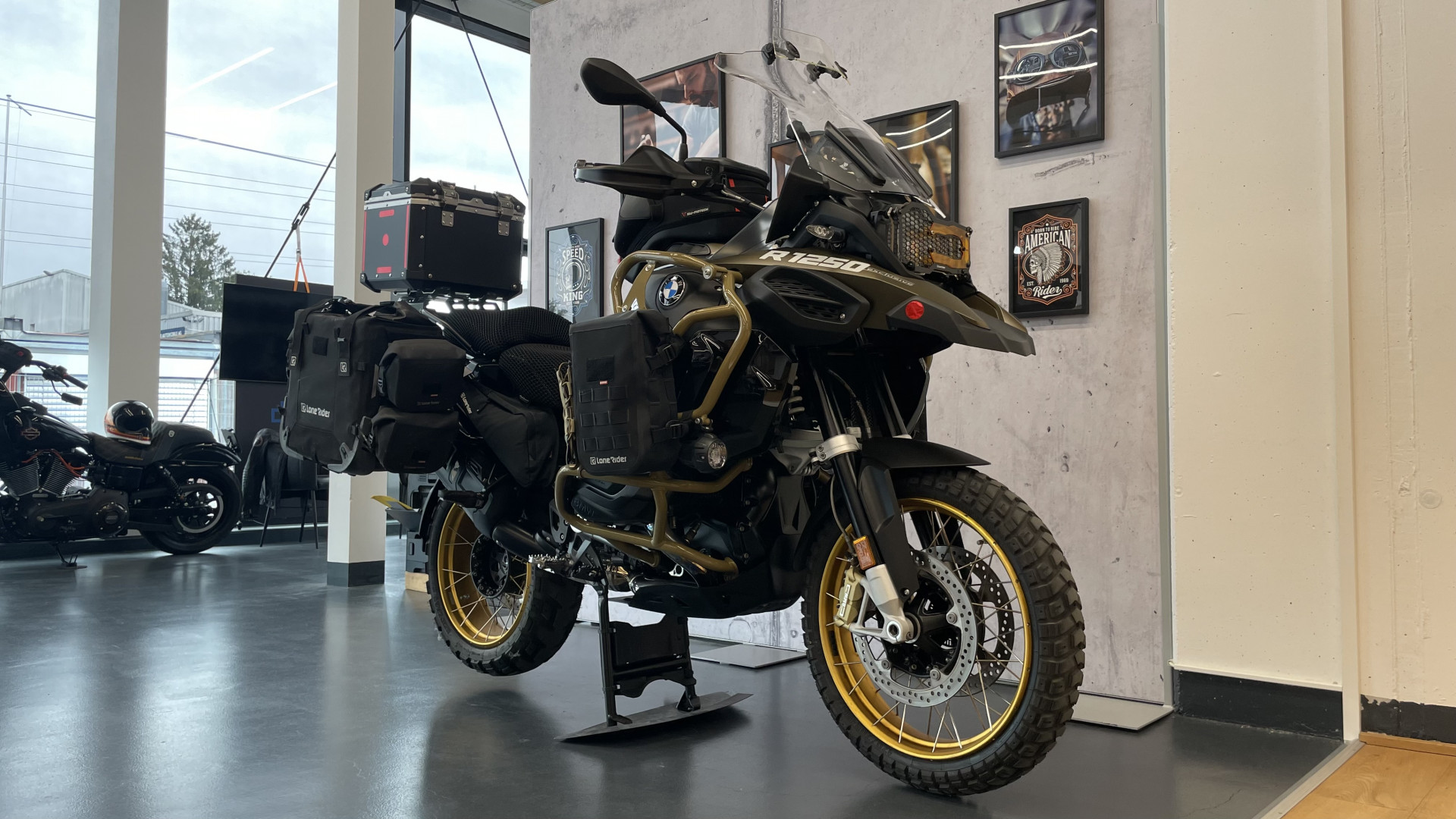 BMW R 1250 GS Adventure Exclusive Kunden Auftrag!! Kein Eintausch möglich!!-showroom-element-1