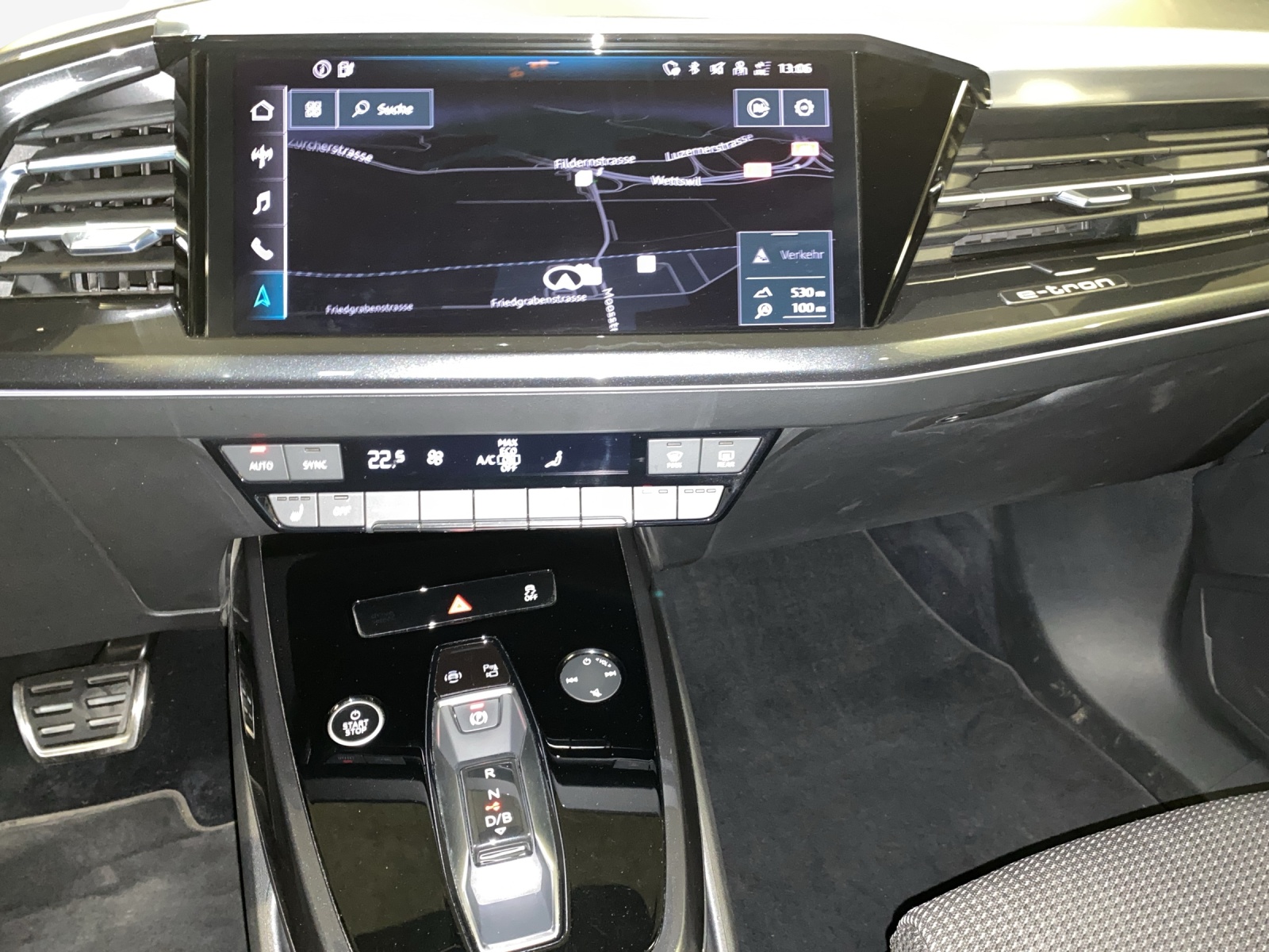 AUDI Q4 e-tron 45 quattro-image-11