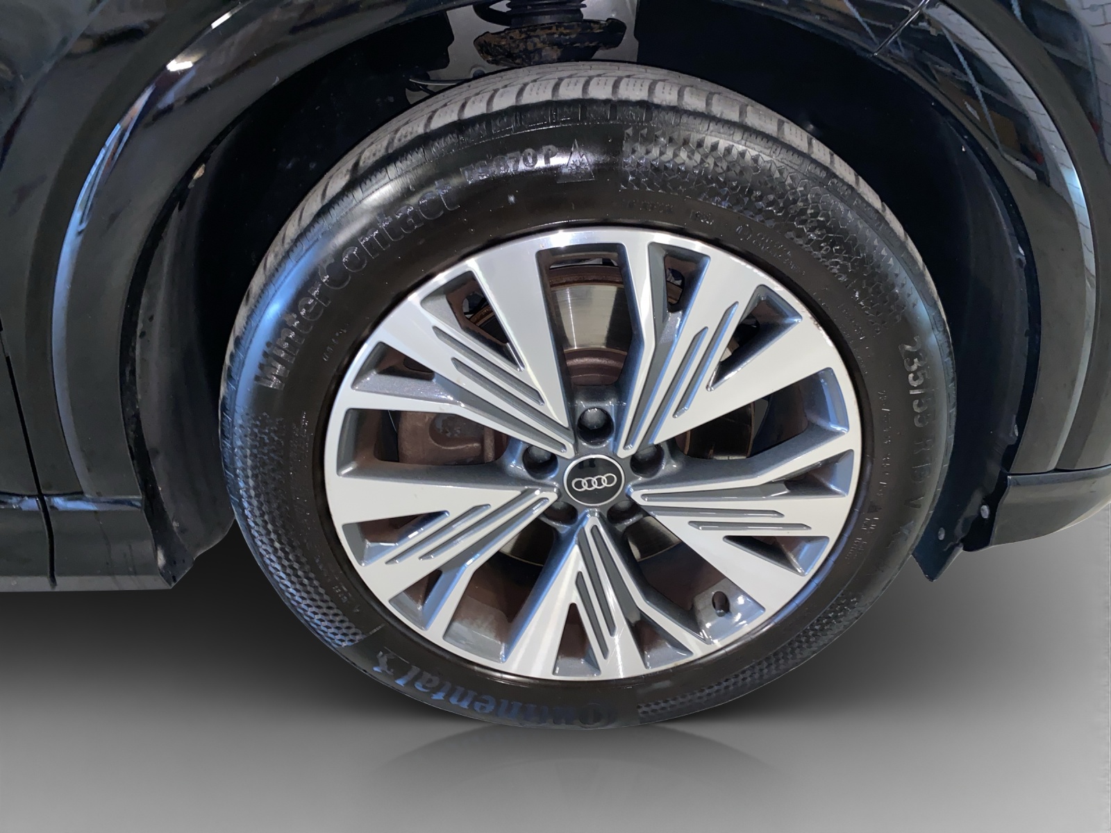 AUDI Q4 e-tron 45 quattro-image-15
