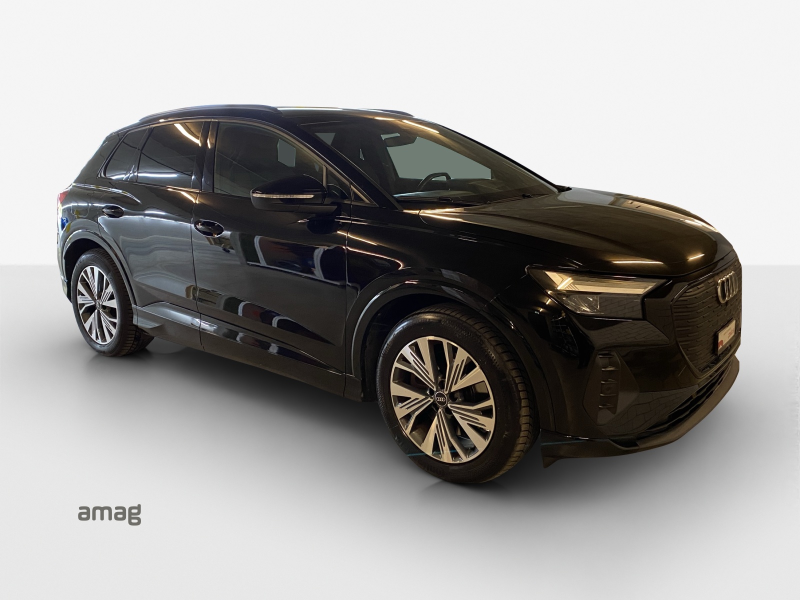 AUDI Q4 e-tron 45 quattro-image-6