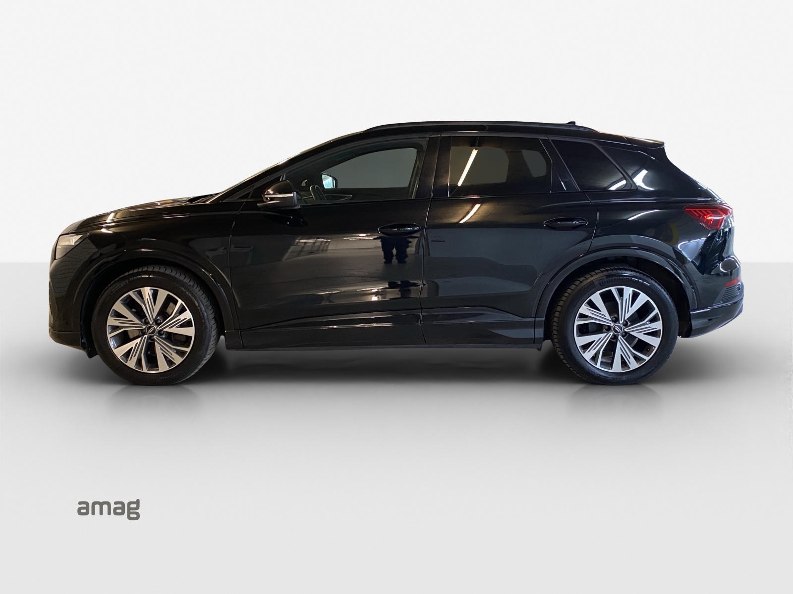 AUDI Q4 e-tron 45 quattro-image-1