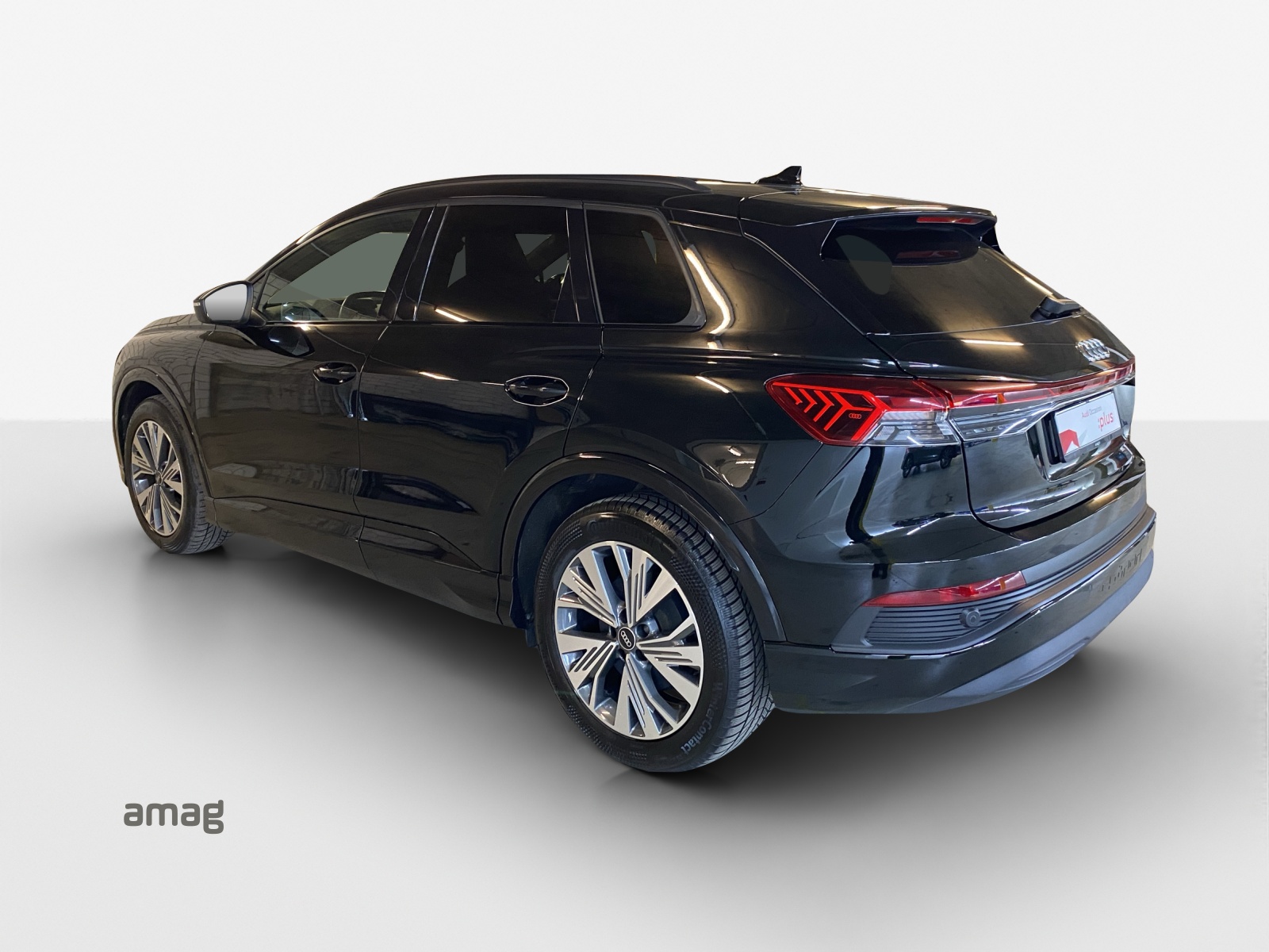 AUDI Q4 e-tron 45 quattro-image-2