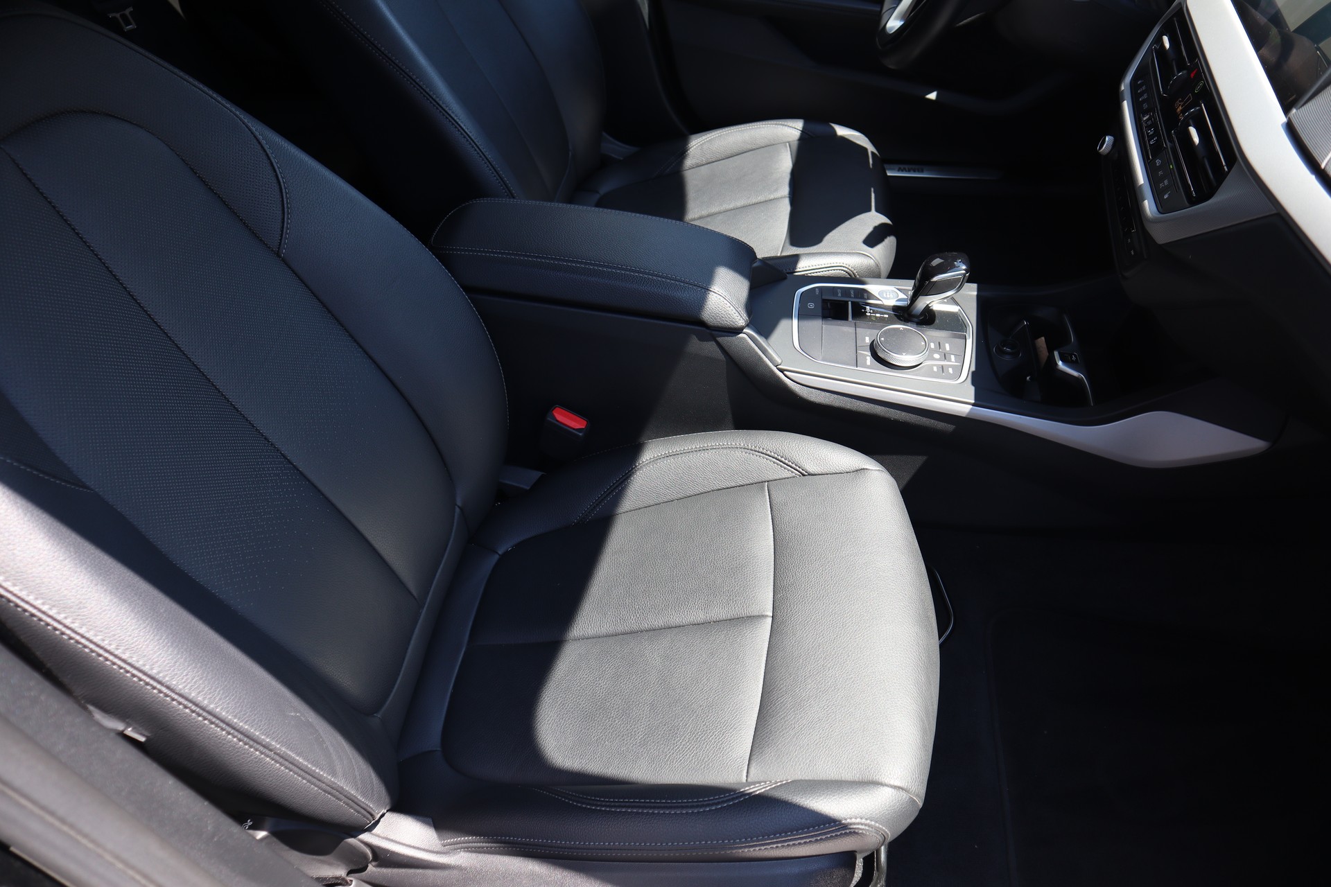 BMW 118i Steptronic Euro 6-image-4