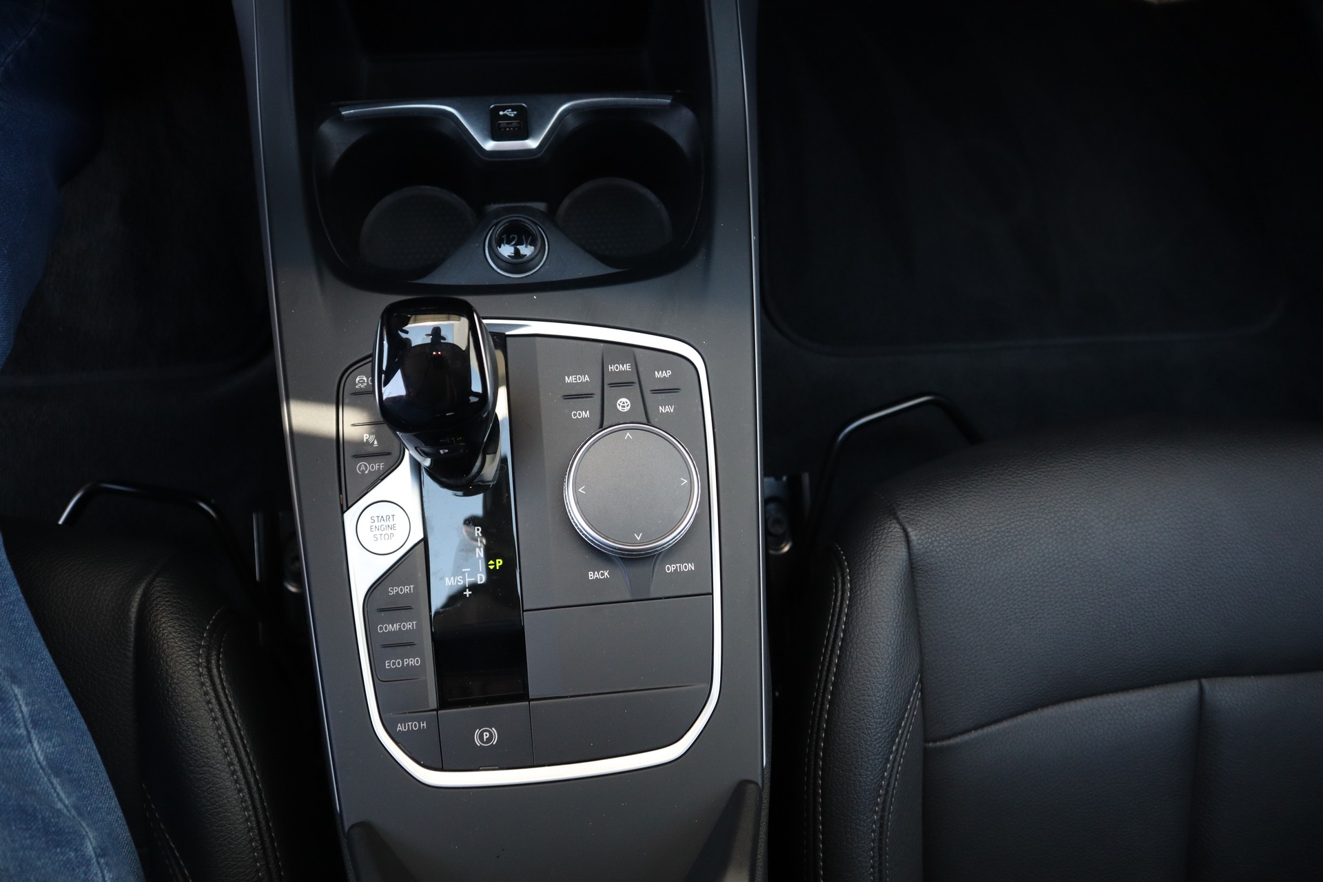 BMW 118i Steptronic Euro 6-image-11