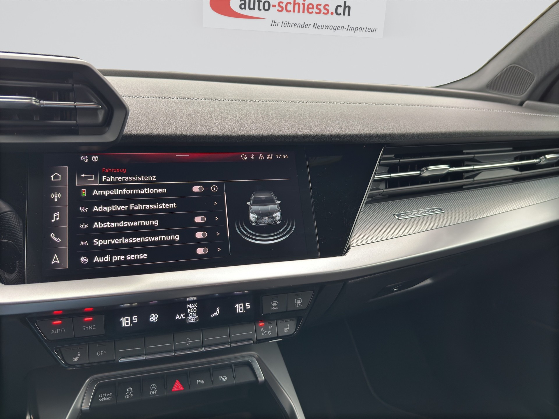 AUDI S3 Limousine 2.0 TFSI quattro S-tronic-image-12