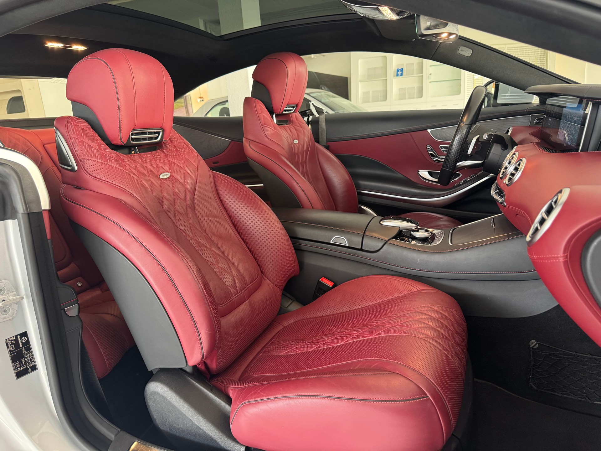 MERCEDES-BENZ S 560 4Matic 9G-Tronic-image-16