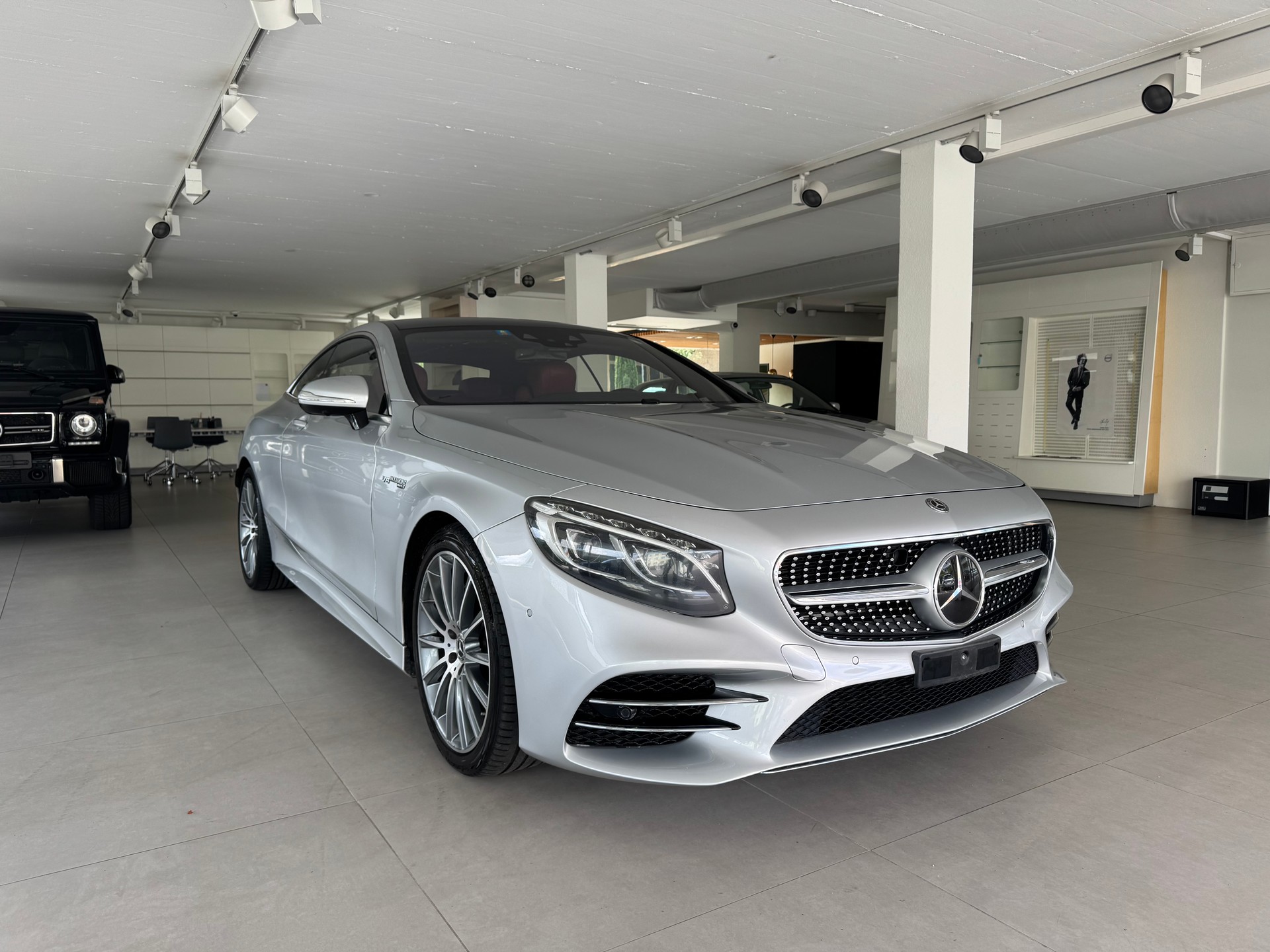 MERCEDES-BENZ S 560 4Matic 9G-Tronic-showroom-element-1