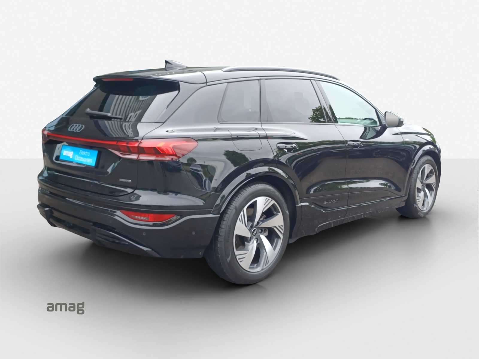 AUDI Q6 e-tron quattro-image-5