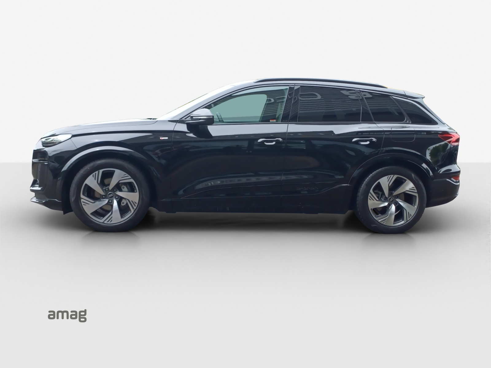 AUDI Q6 e-tron quattro-image-1