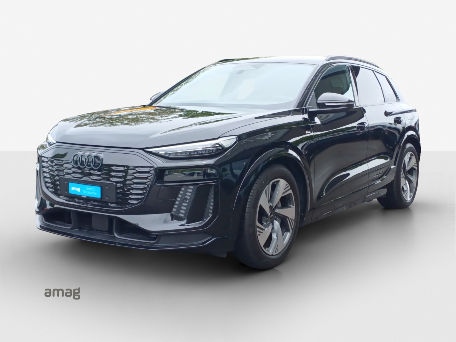 AUDI Q6 e-tron quattro