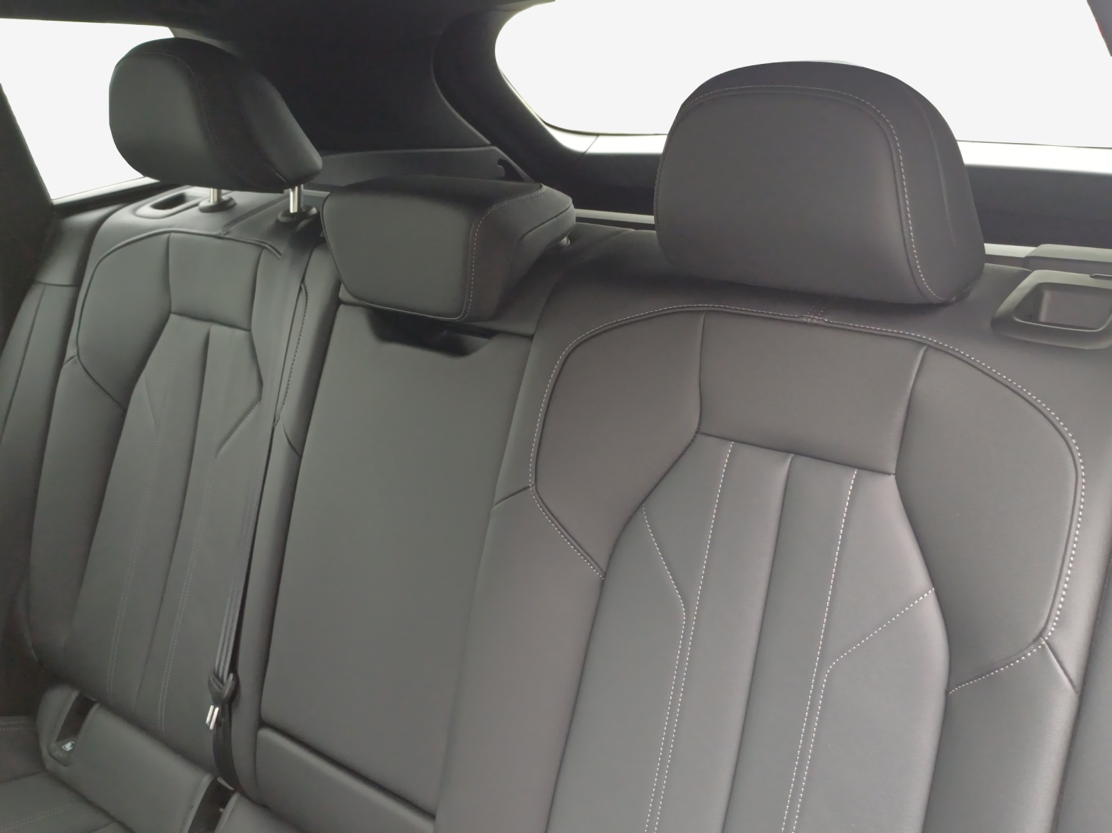 AUDI Q6 e-tron quattro-image-12