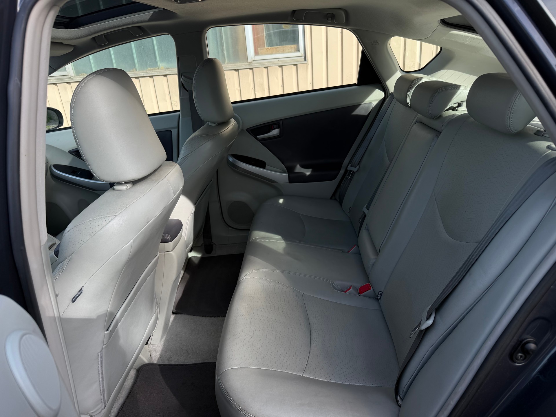 TOYOTA Prius 1.8 16V HSD Sol Premium | Frisch MFK | Leder | Solar Schiebedach-image-10