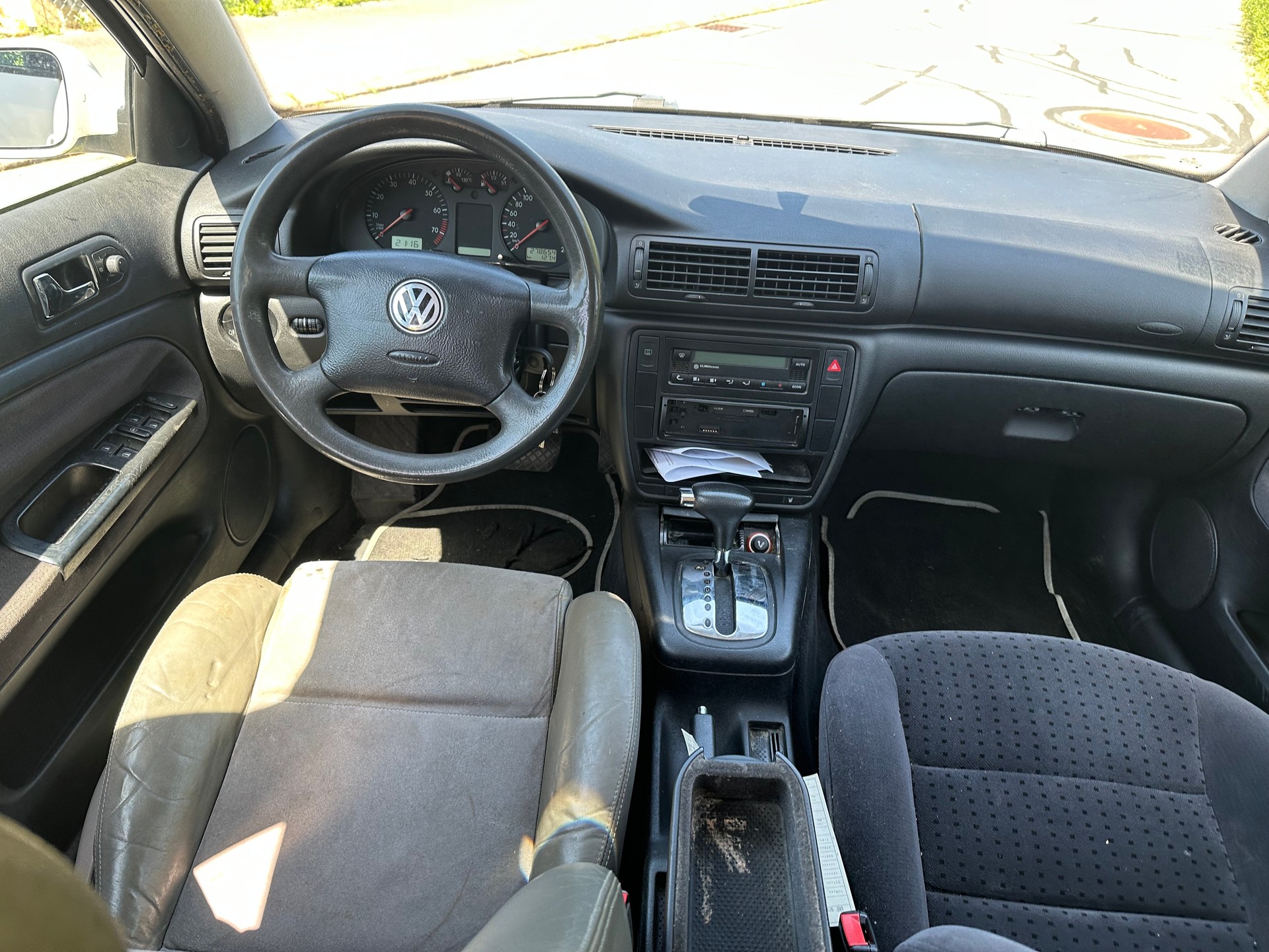 VW Passat Variant 1.8 Trendline-image-8