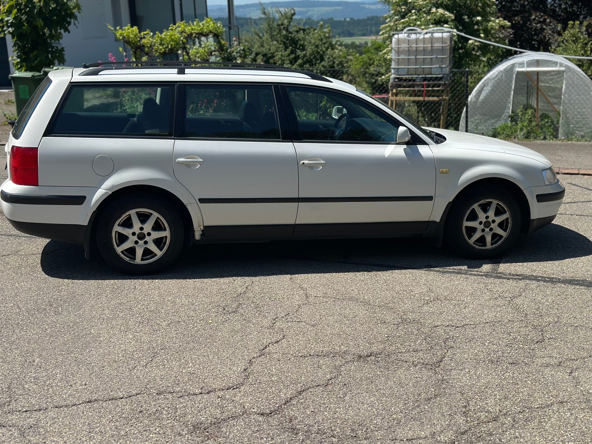 VW Passat Variant 1.8 Trendline-image-4