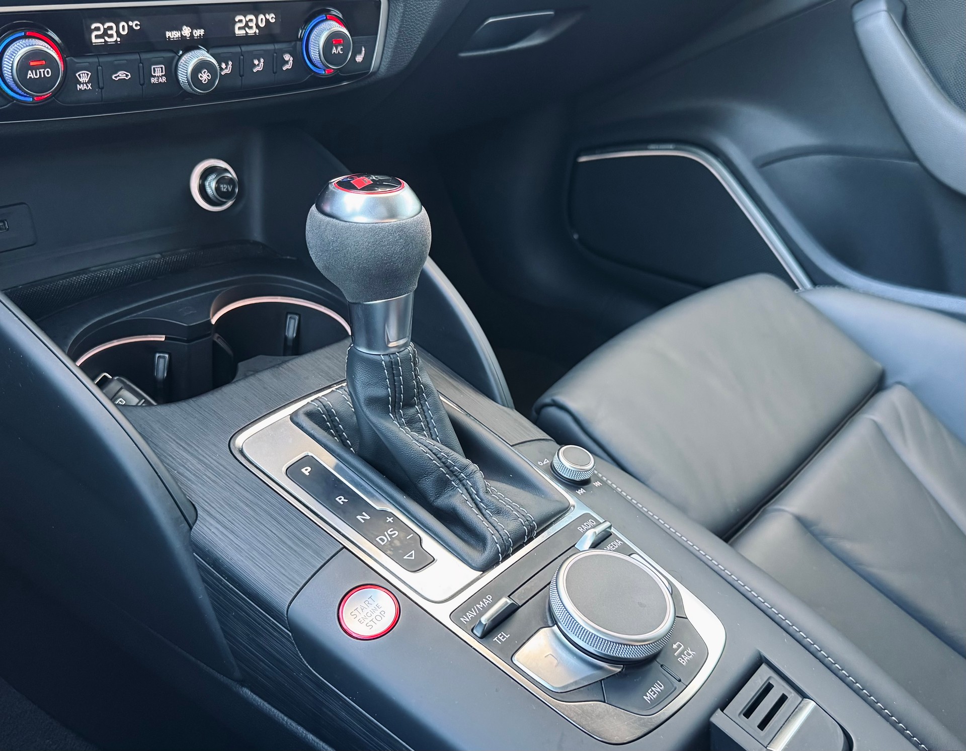 AUDI RS3 Limousine 2.5 TSI quattro S-tronic-image-18