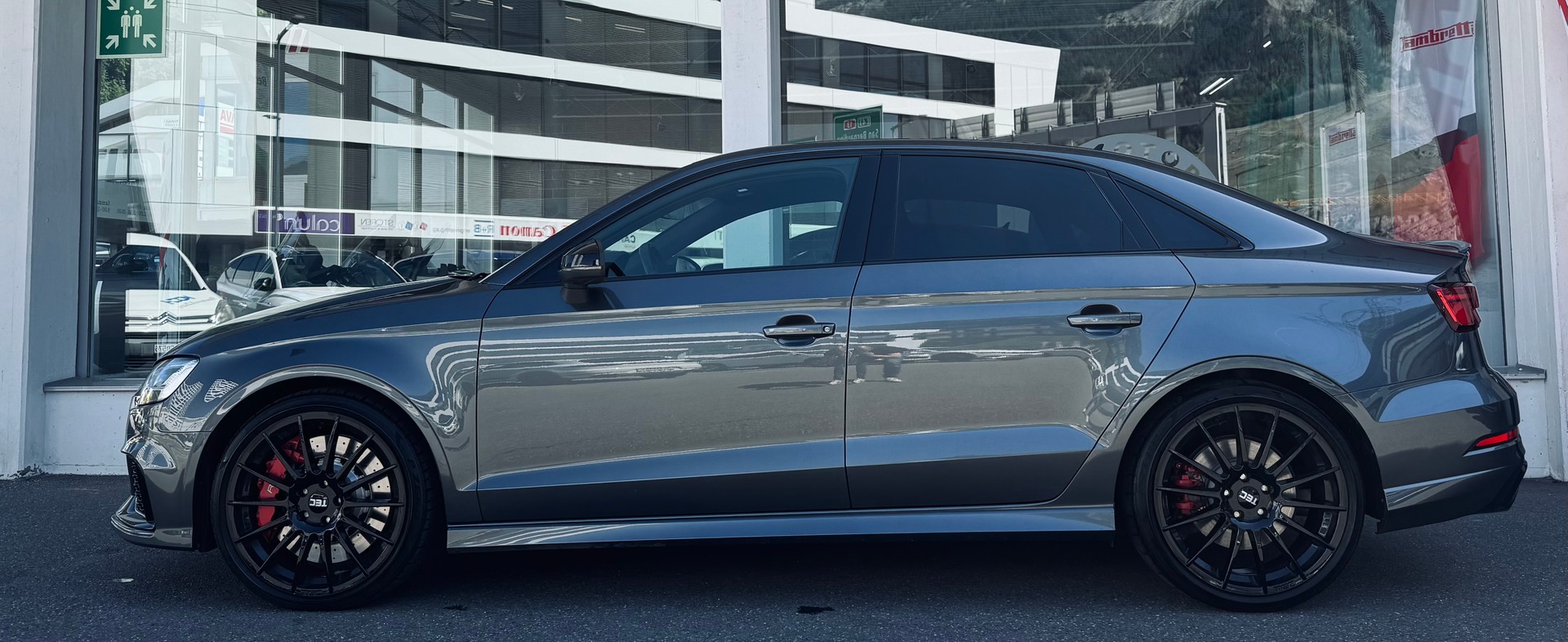 AUDI RS3 Limousine 2.5 TSI quattro S-tronic-image-2