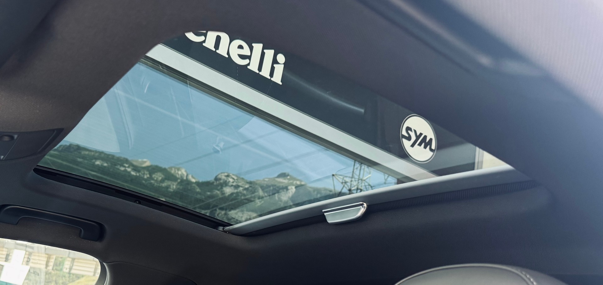 AUDI RS3 Limousine 2.5 TSI quattro S-tronic-image-9