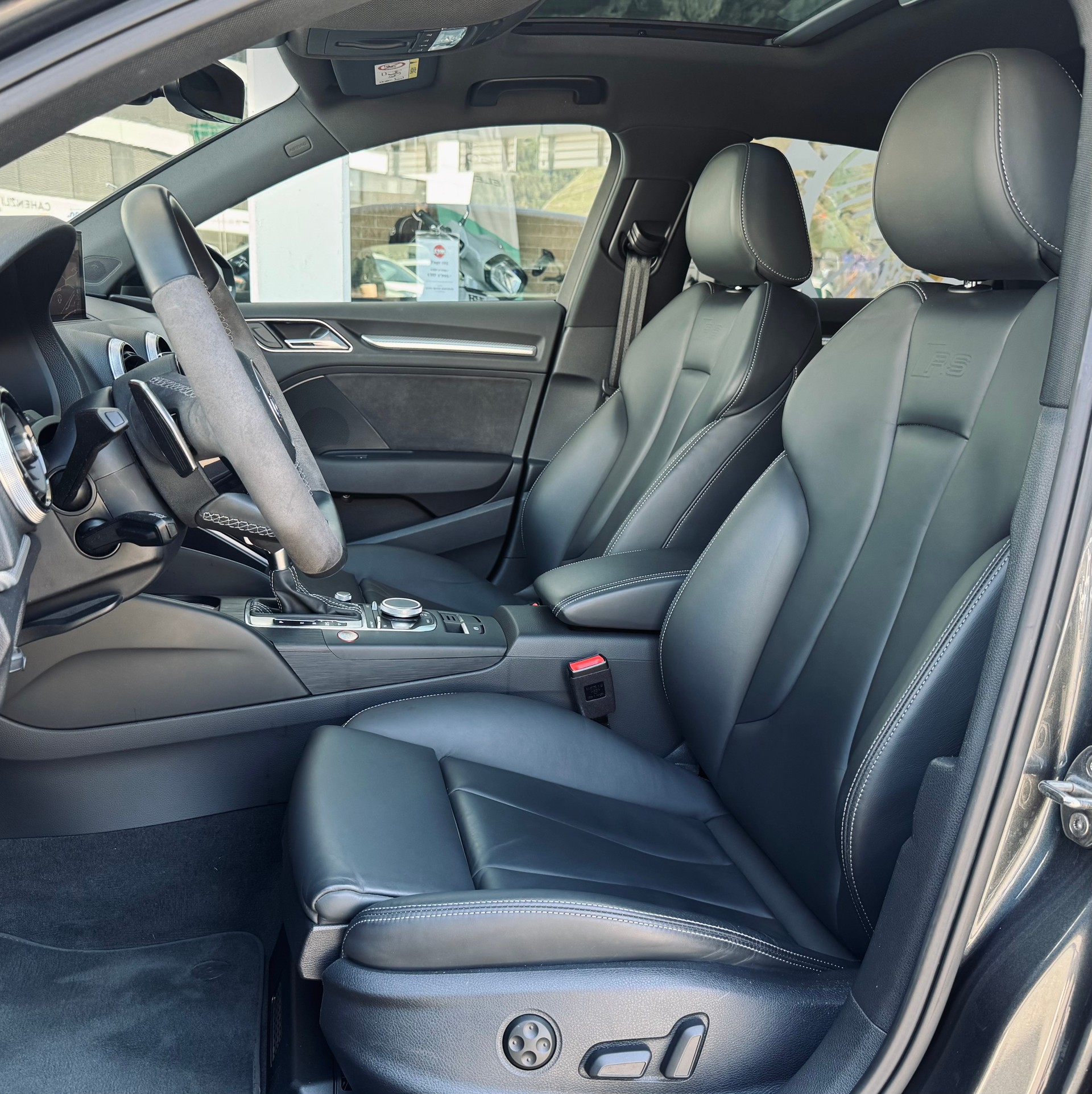 AUDI RS3 Limousine 2.5 TSI quattro S-tronic-image-7