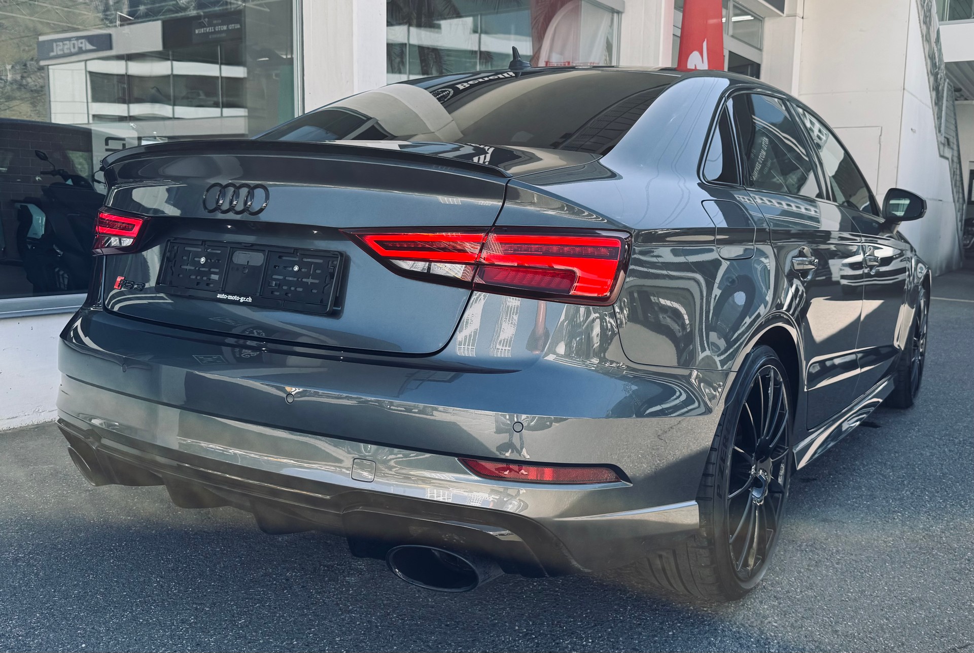 AUDI RS3 Limousine 2.5 TSI quattro S-tronic-image-4
