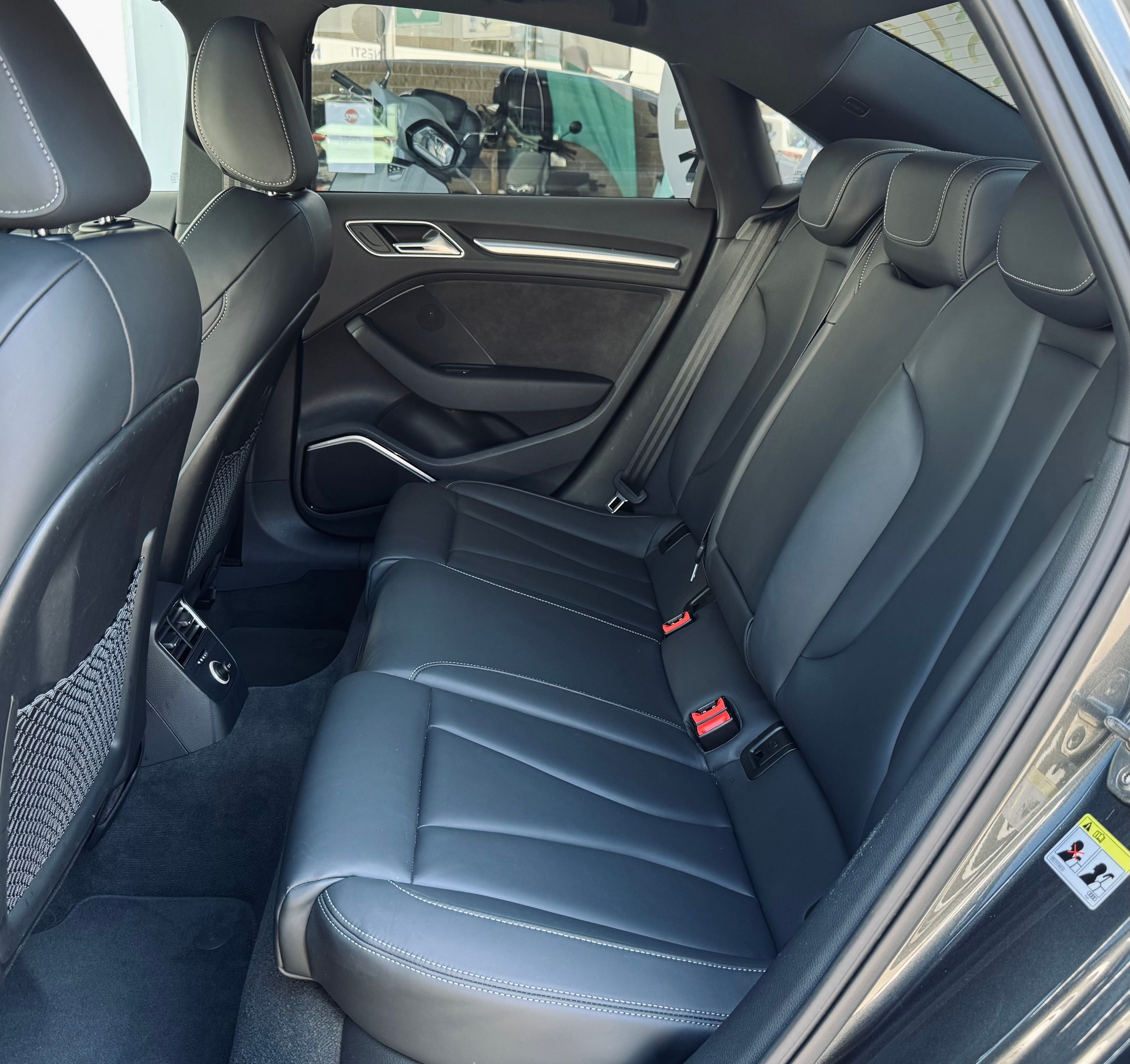 AUDI RS3 Limousine 2.5 TSI quattro S-tronic-image-10