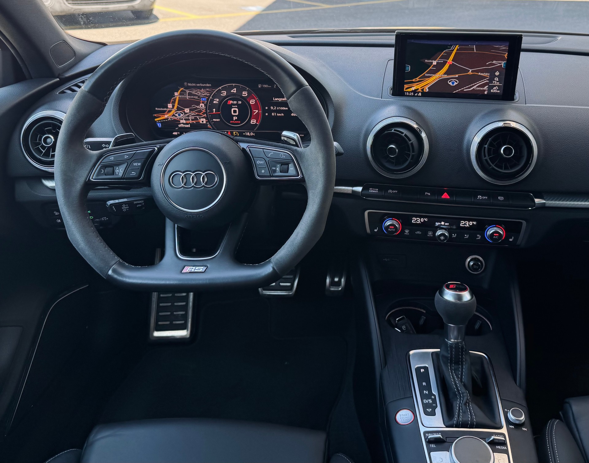 AUDI RS3 Limousine 2.5 TSI quattro S-tronic-image-12