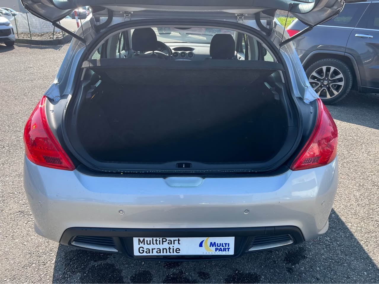 PEUGEOT 308 1.6 16V T XSI Automatic-image-6