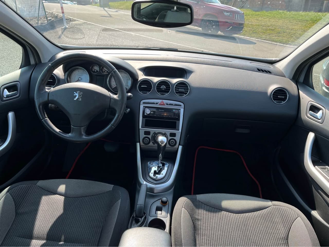 PEUGEOT 308 1.6 16V T XSI Automatic-image-7