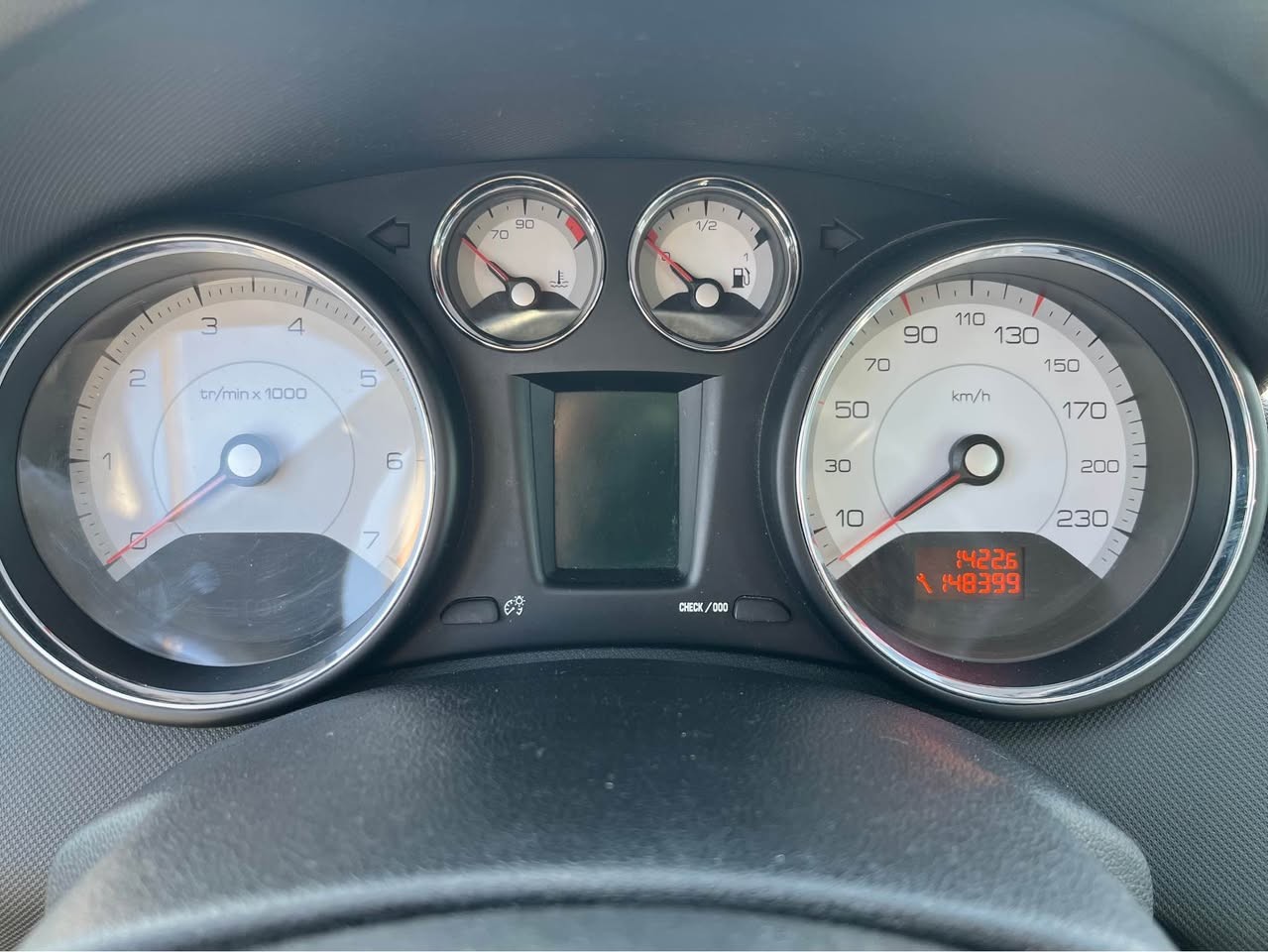 PEUGEOT 308 1.6 16V T XSI Automatic-image-9