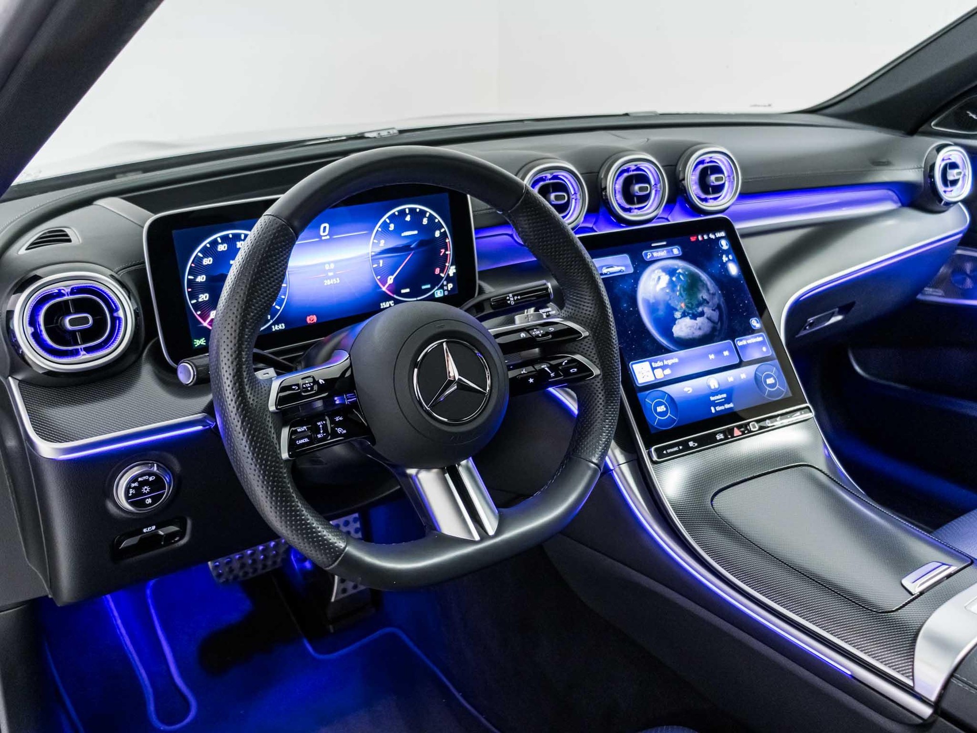MERCEDES-BENZ C 300 AMG Line 4matic Kombi-image-8