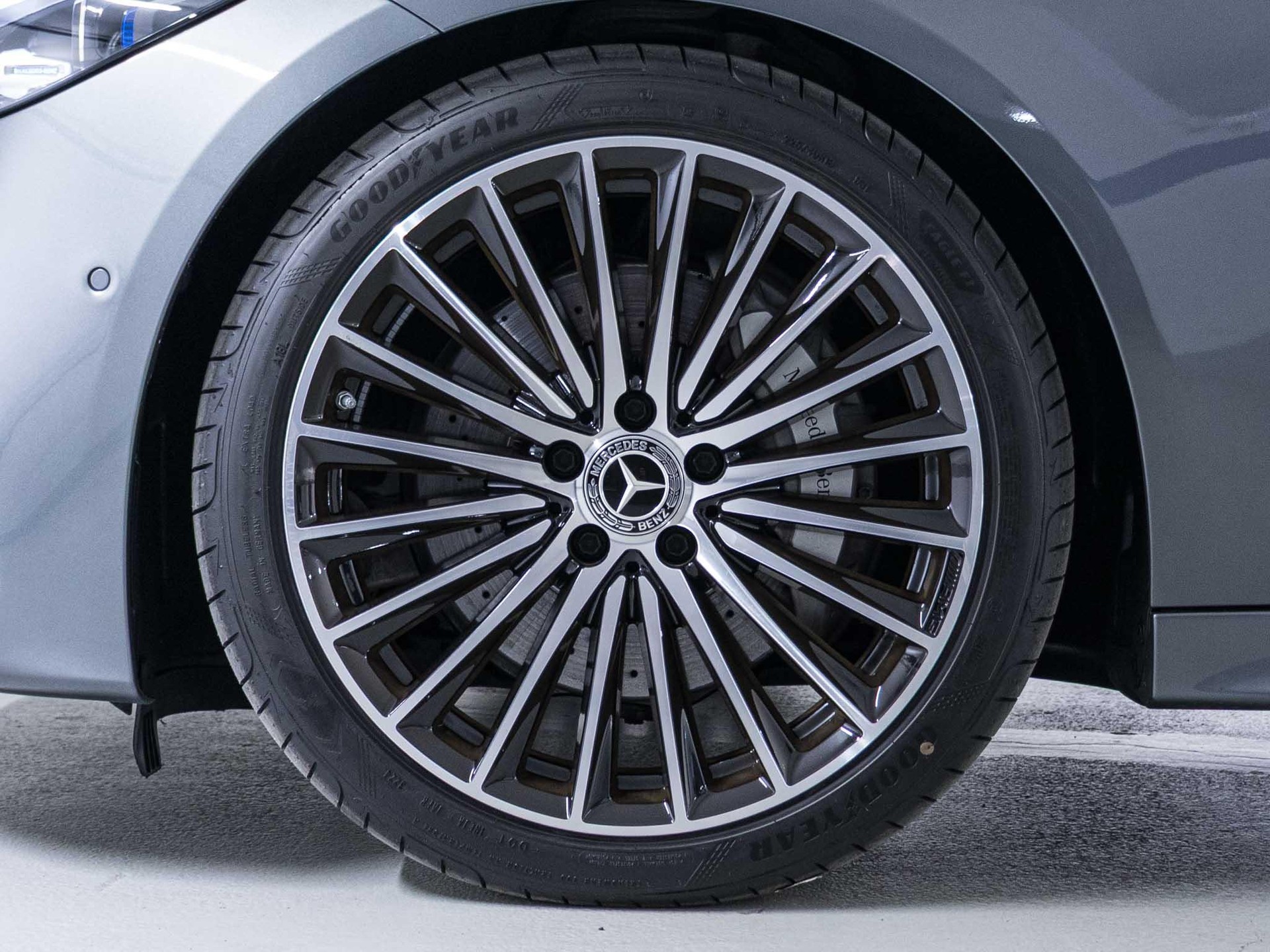 MERCEDES-BENZ C 300 AMG Line 4matic Kombi-image-14