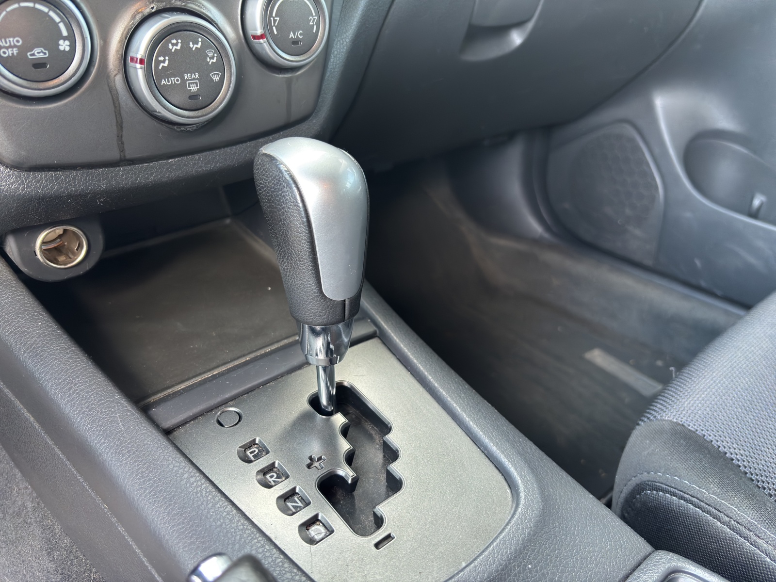 SUBARU Impreza 2.0R Comfort Automatic-image-7