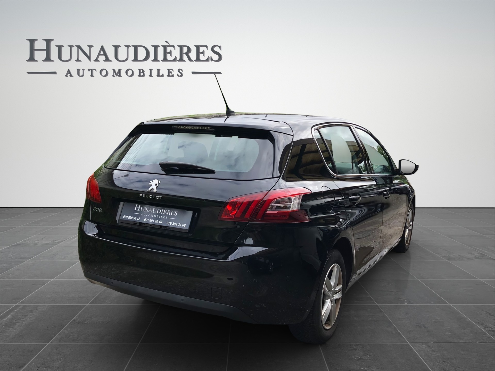 PEUGEOT 308 1.2 THP Allure-image-1