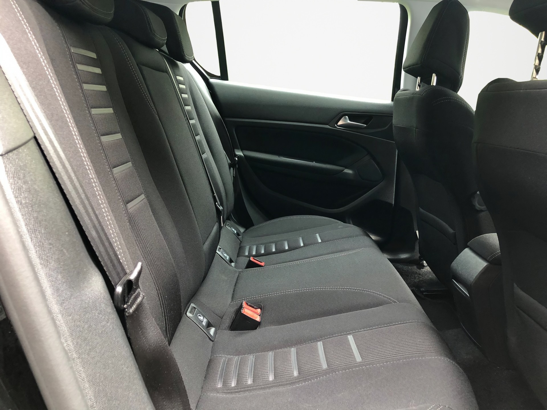 PEUGEOT 308 1.2 THP Allure-image-7