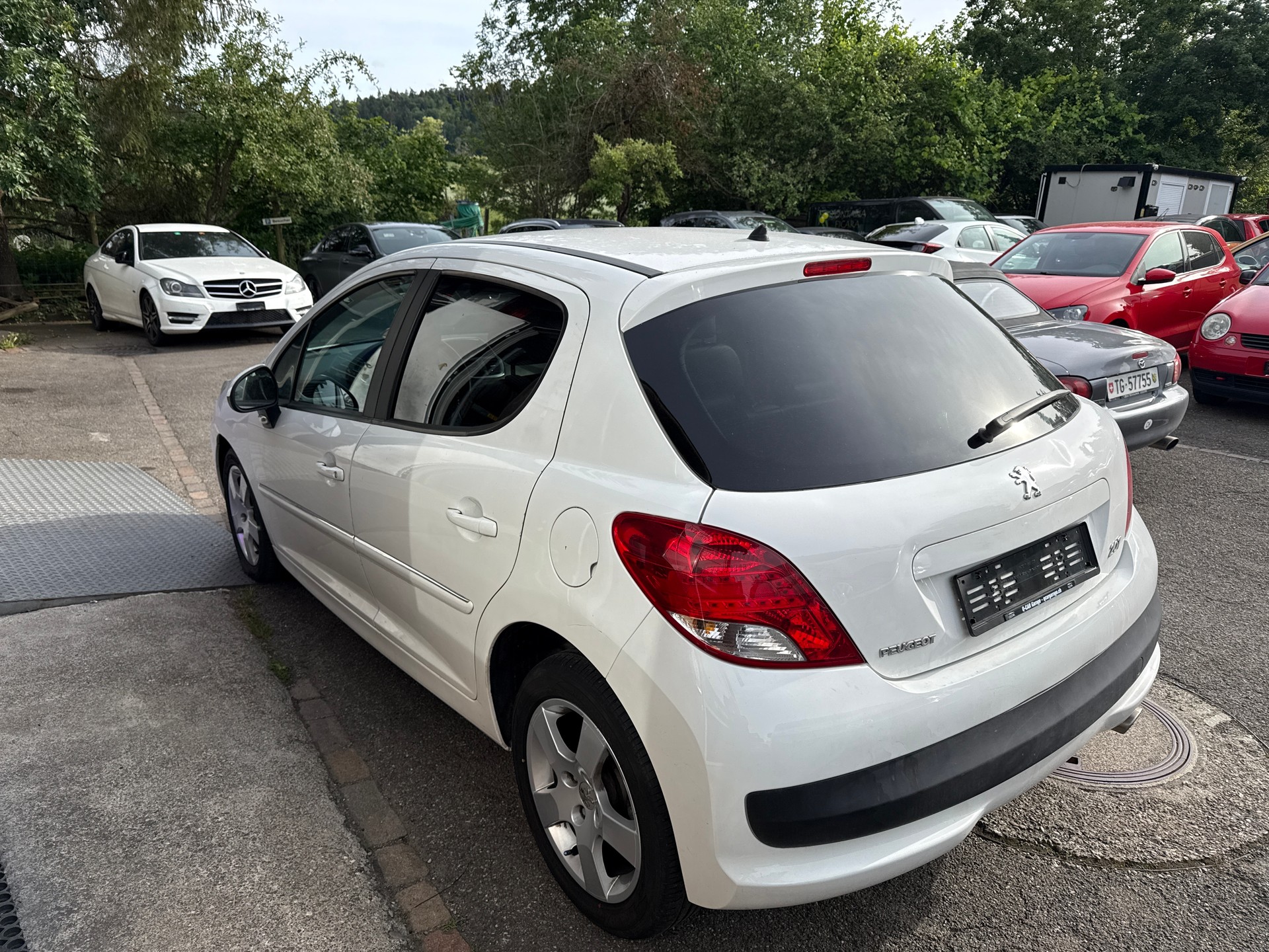 PEUGEOT 207 1.6 16V Allure Automatic-image-2