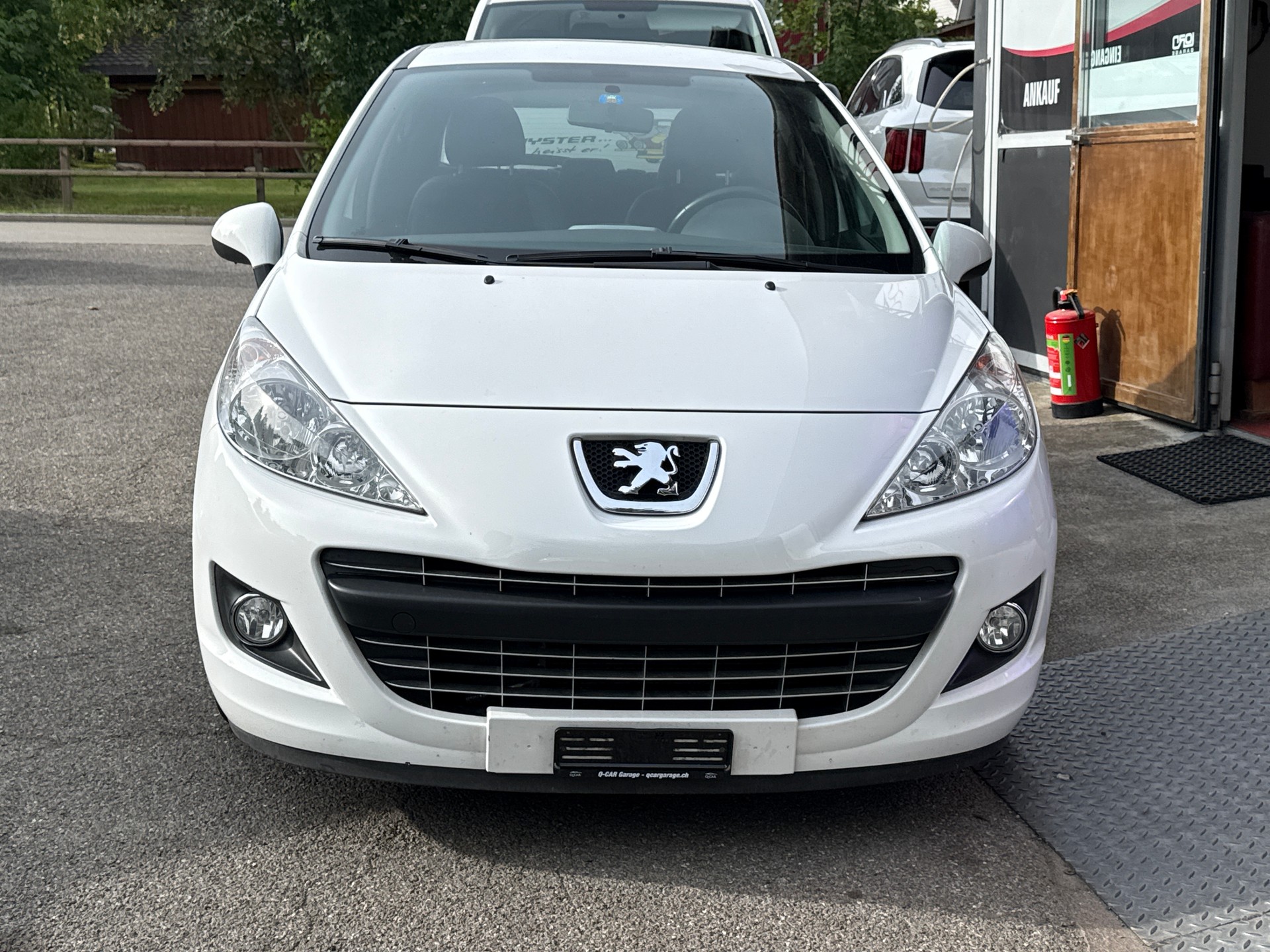 PEUGEOT 207 1.6 16V Allure Automatic-image-0
