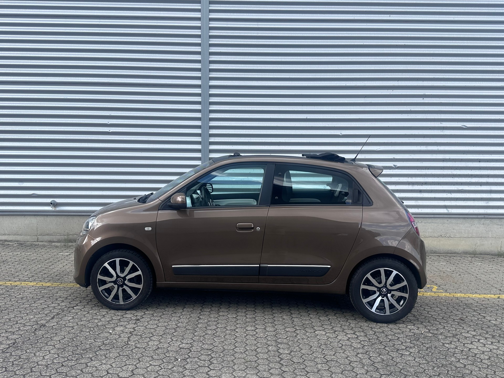 RENAULT Twingo 0.9 Zen Cabriolet-image-3