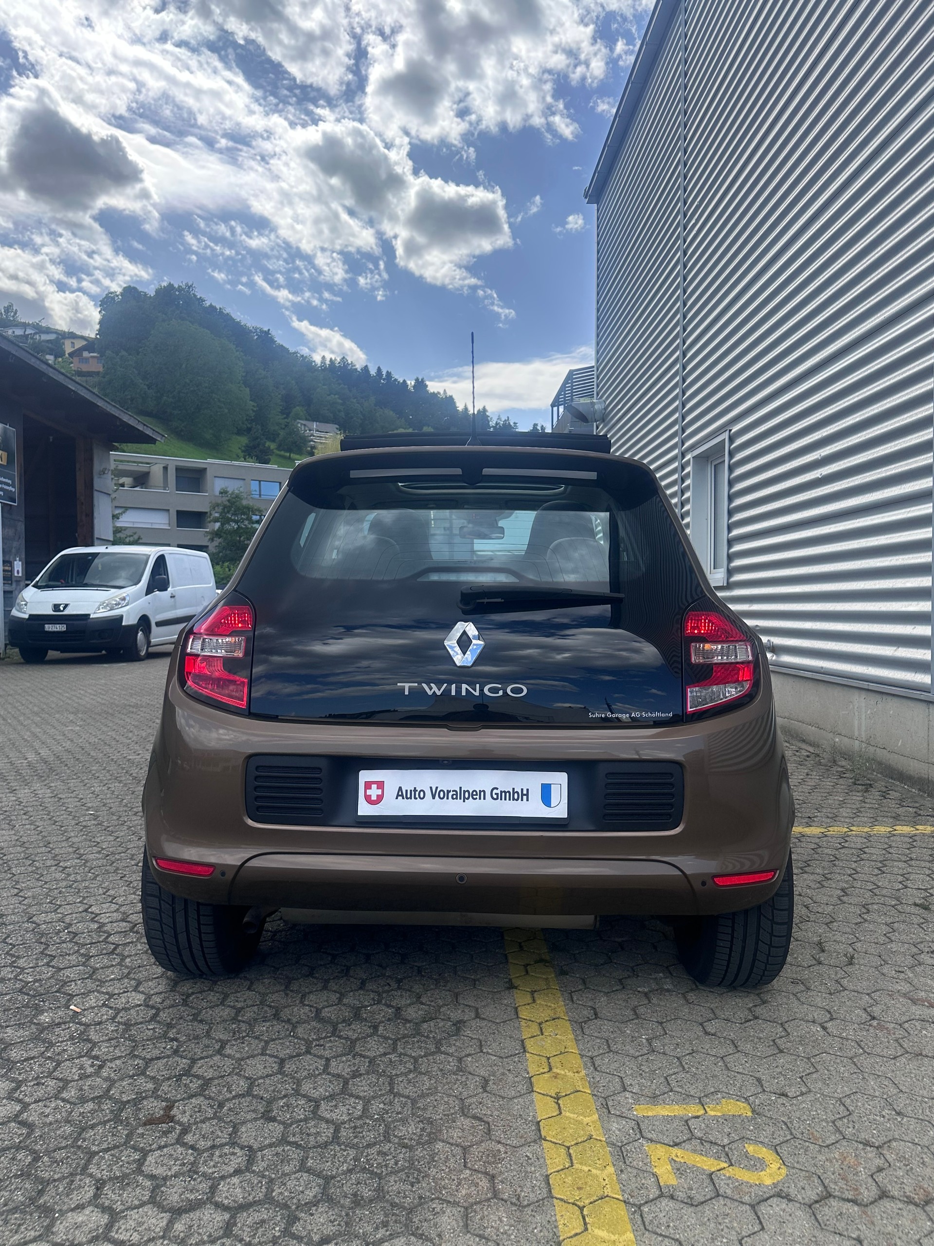 RENAULT Twingo 0.9 Zen Cabriolet-image-4