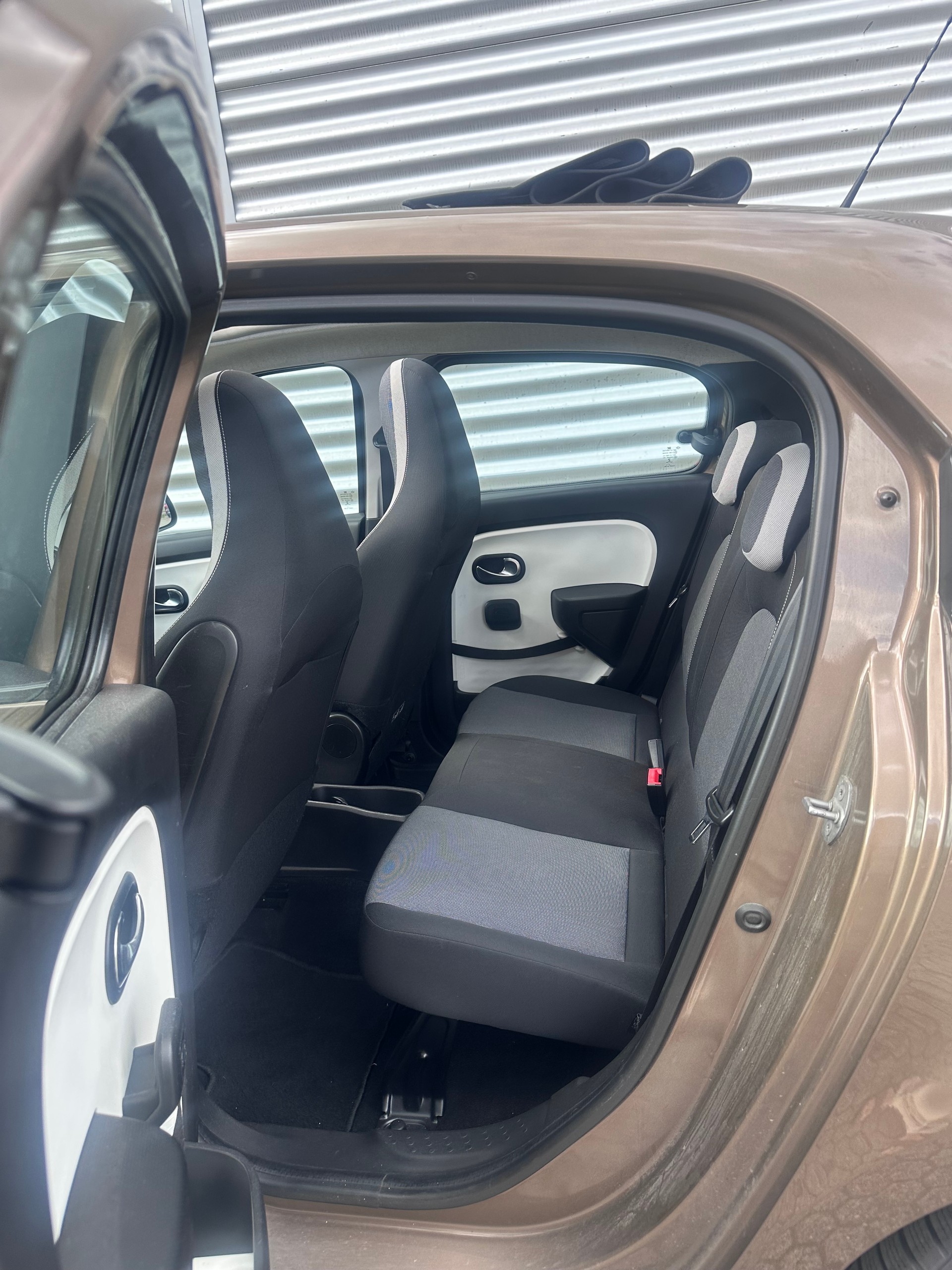 RENAULT Twingo 0.9 Zen Cabriolet-image-9