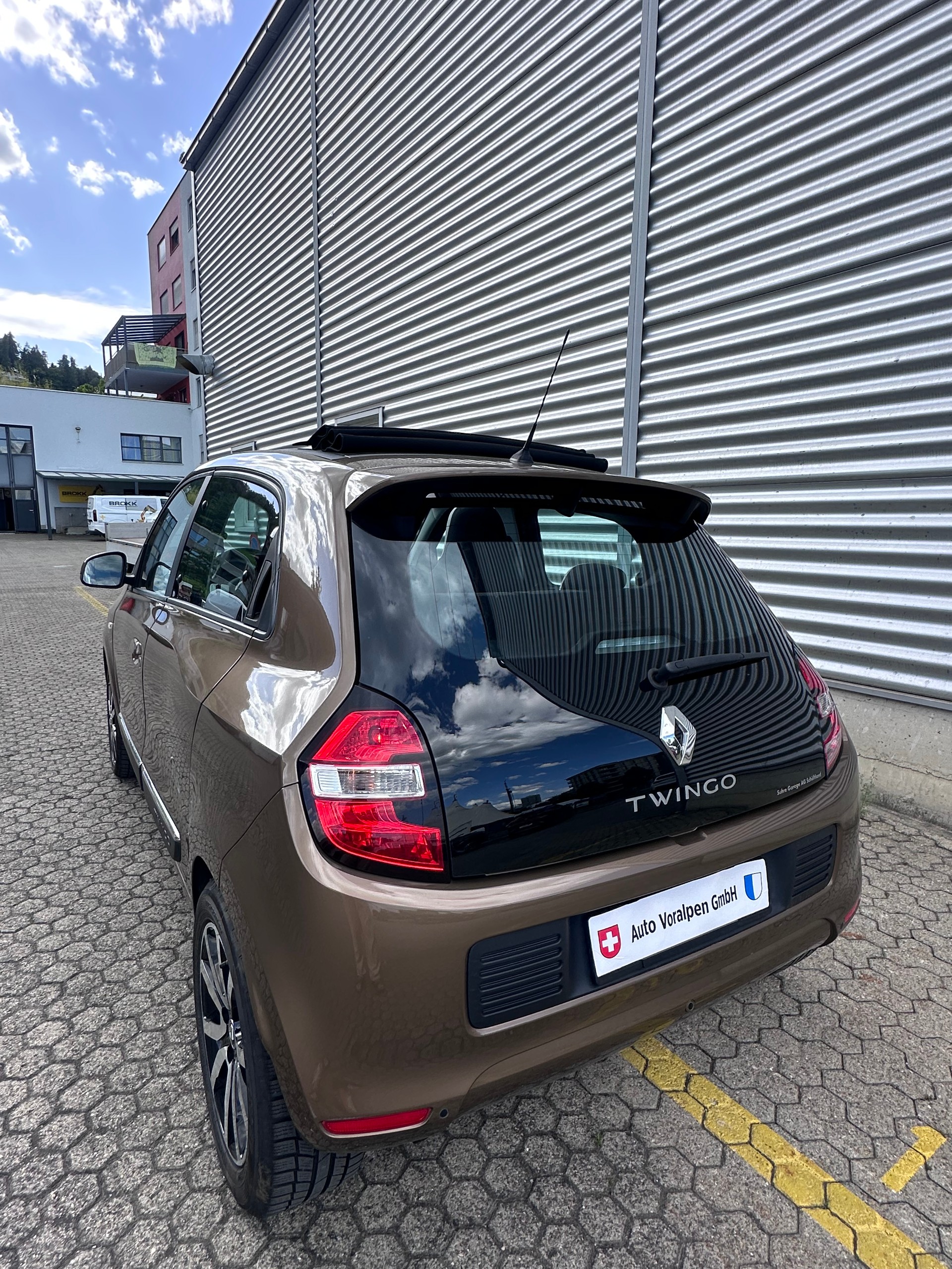 RENAULT Twingo 0.9 Zen Cabriolet-image-5