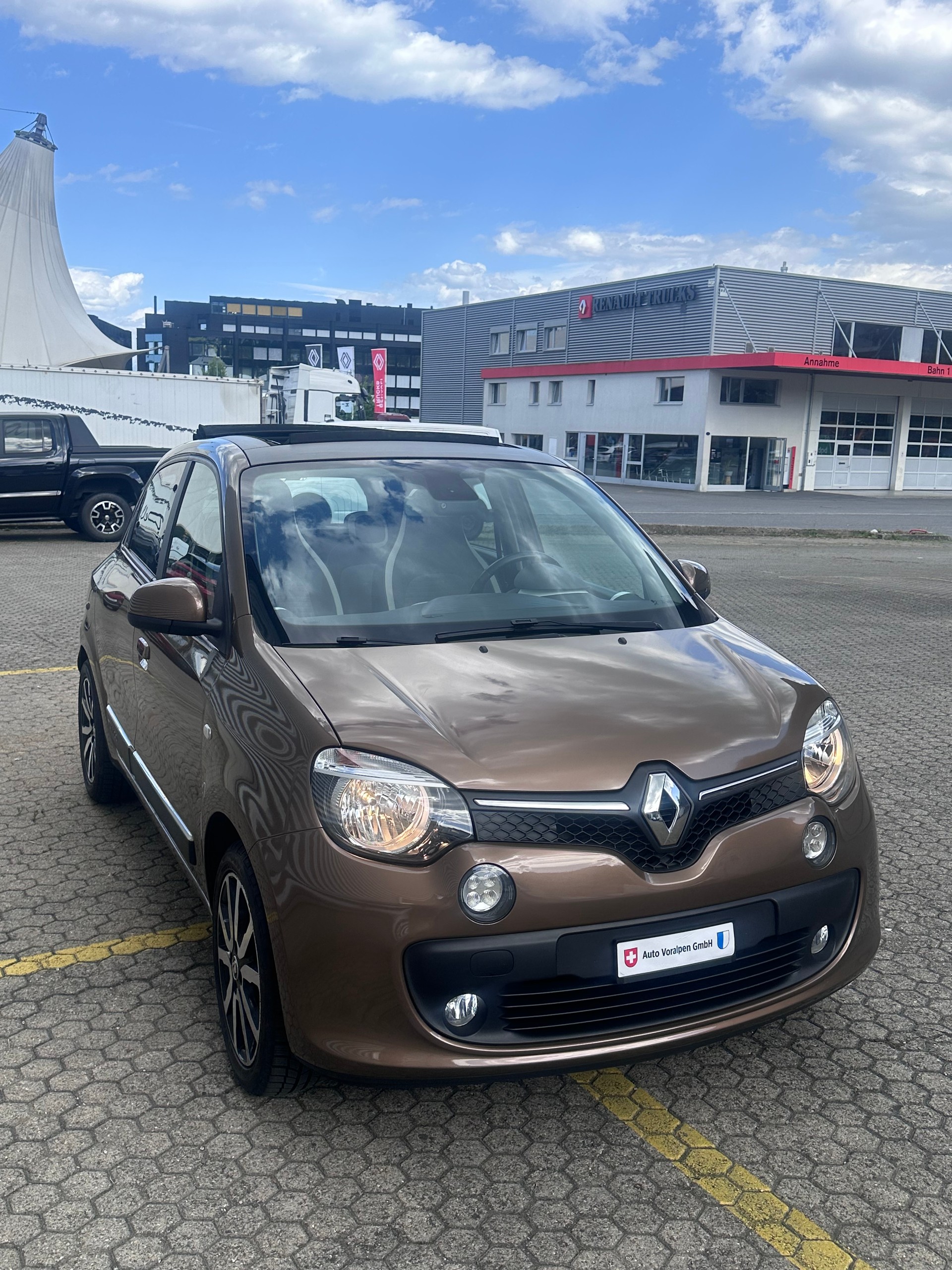 RENAULT Twingo 0.9 Zen Cabriolet-image-2