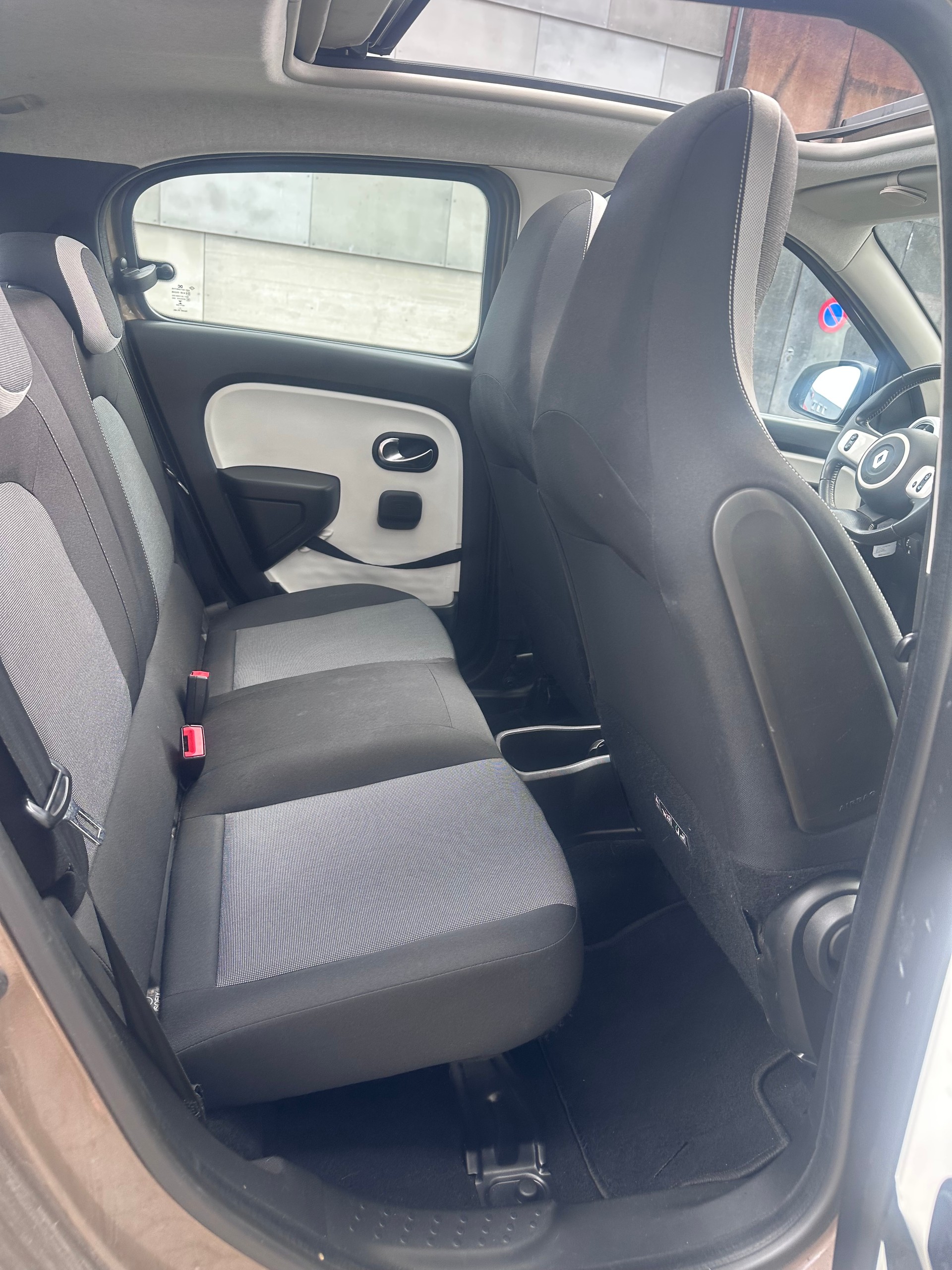 RENAULT Twingo 0.9 Zen Cabriolet-image-10